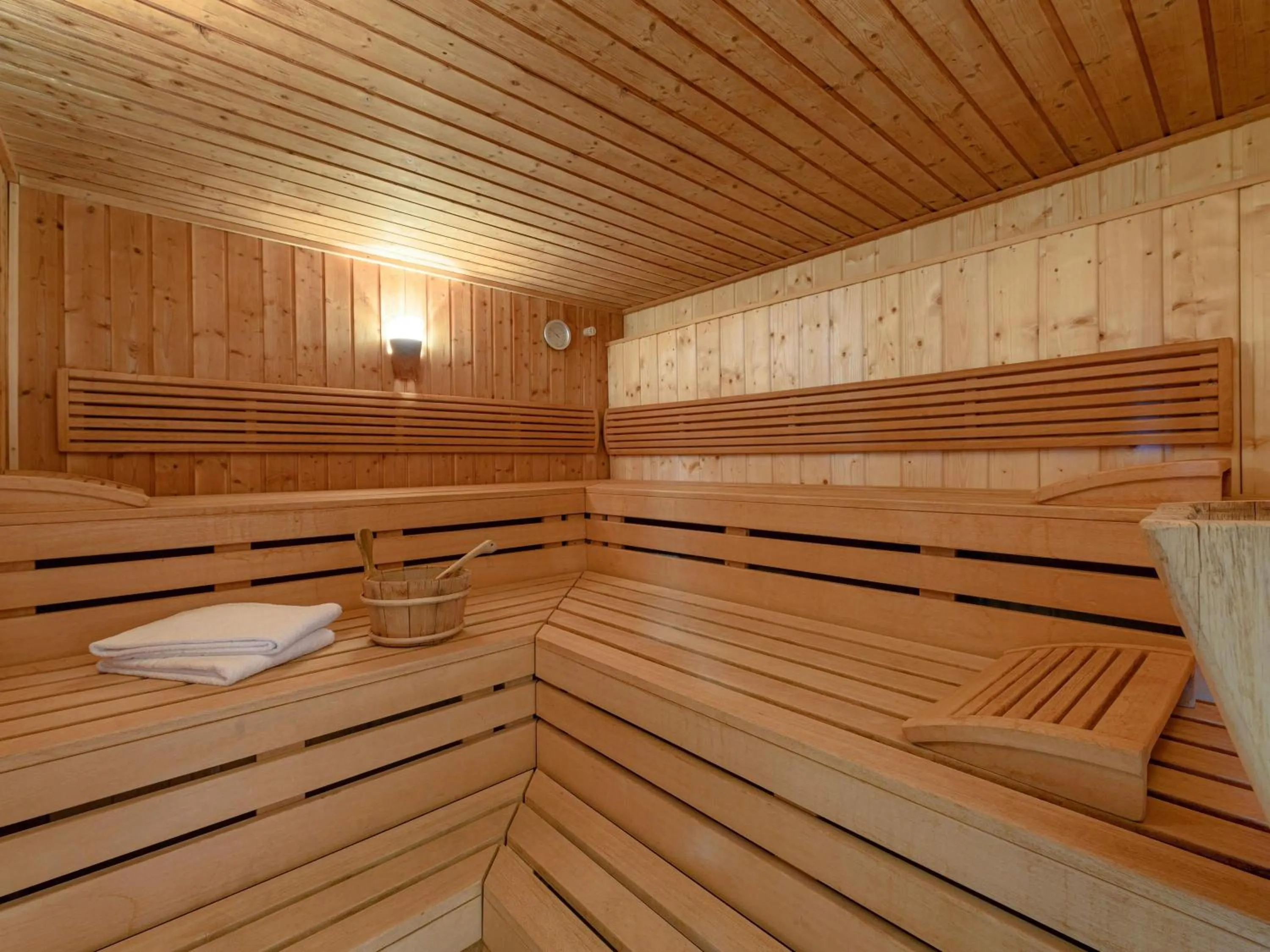 Spa and wellness centre/facilities in Mercure Hotel Wiesbaden City