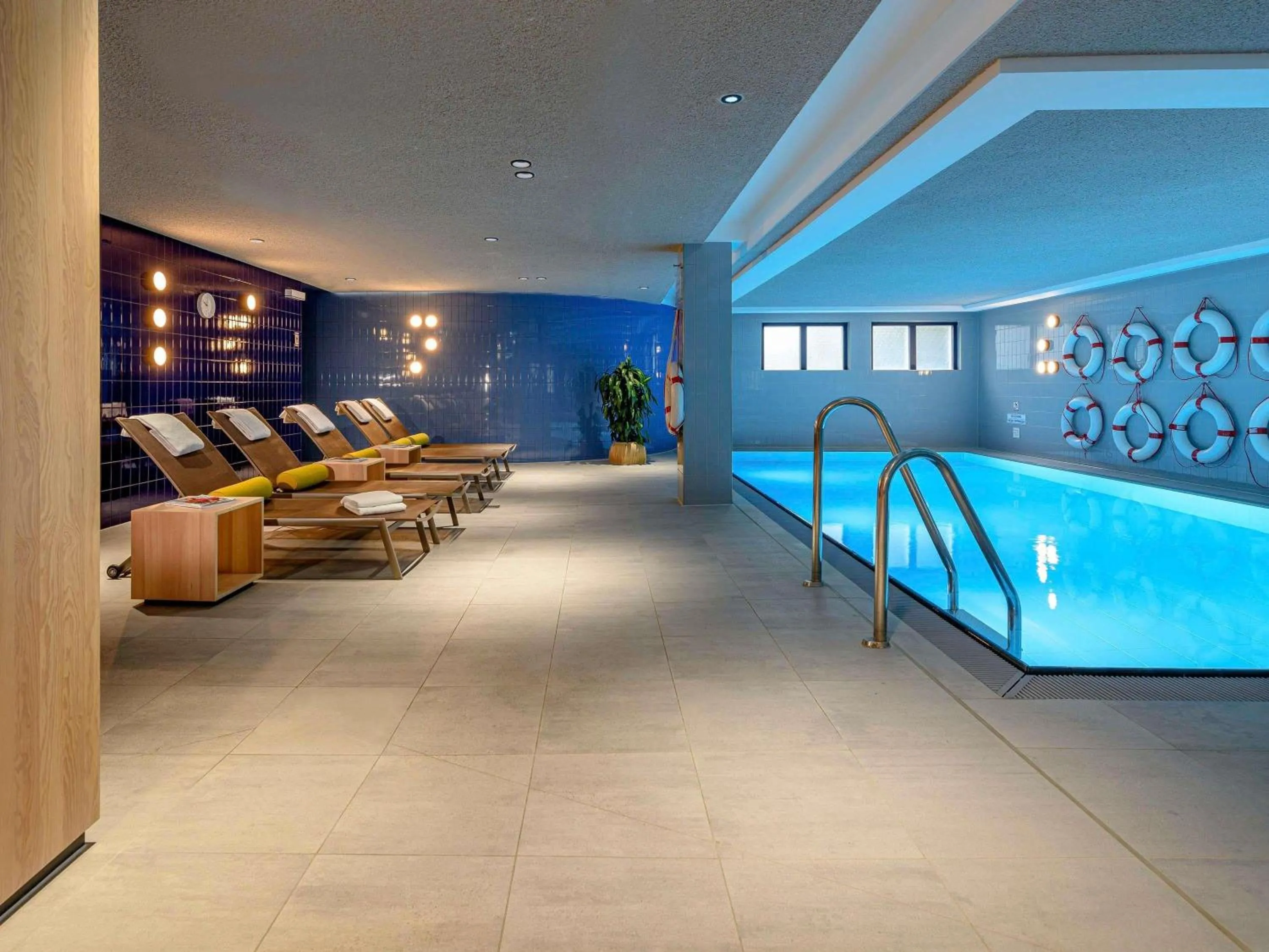 Pool view in Mercure Hotel Wiesbaden City