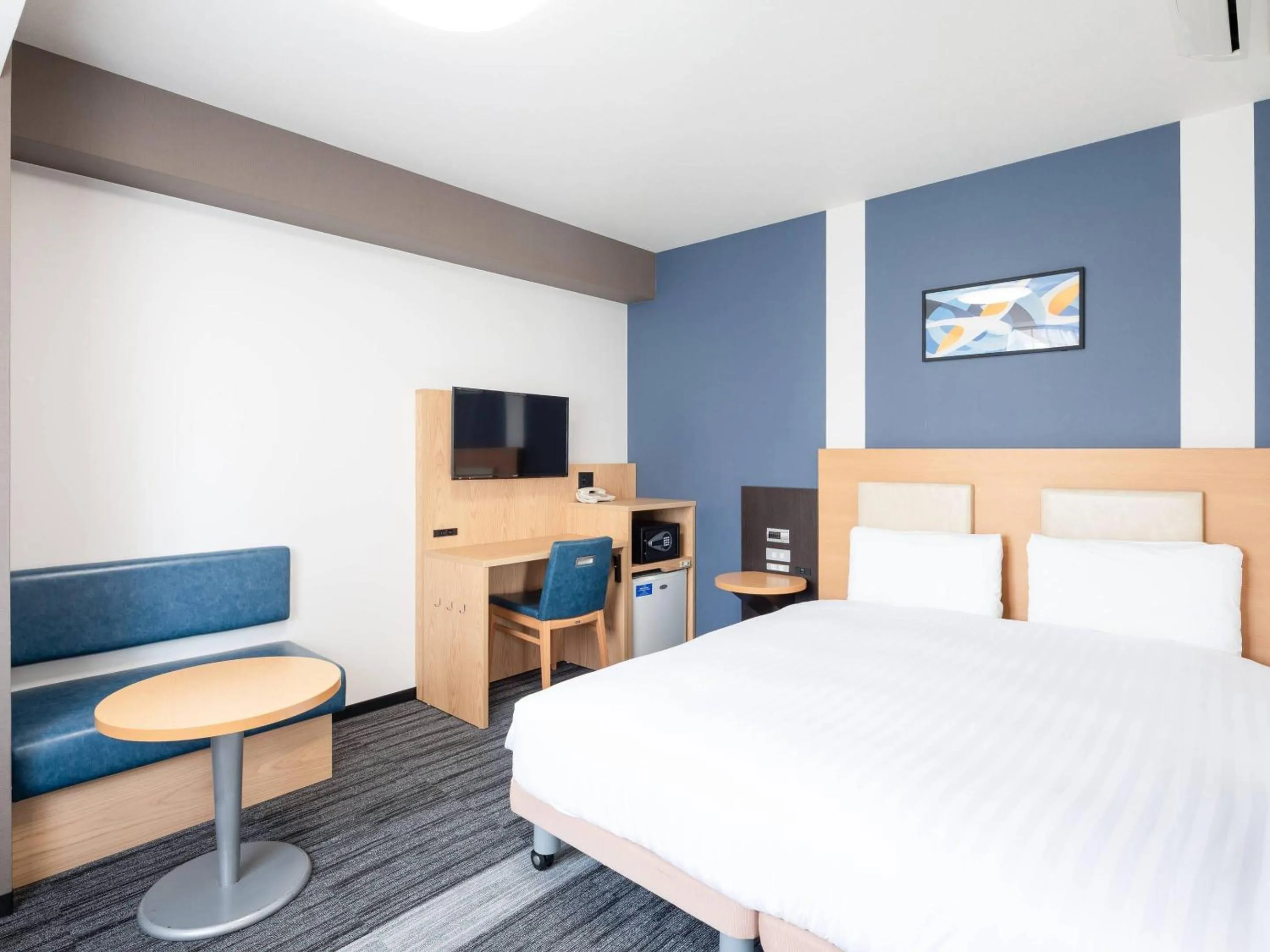 Bedroom, Bed in Comfort Hotel Narita