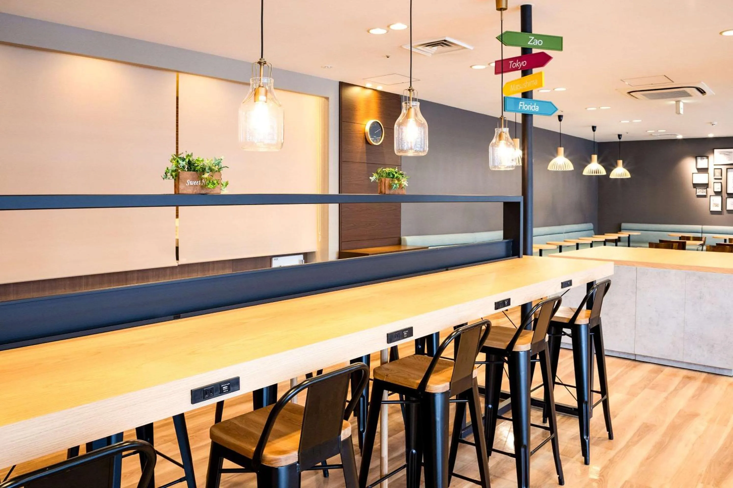 Restaurant/places to eat in Comfort Hotel Sendai West