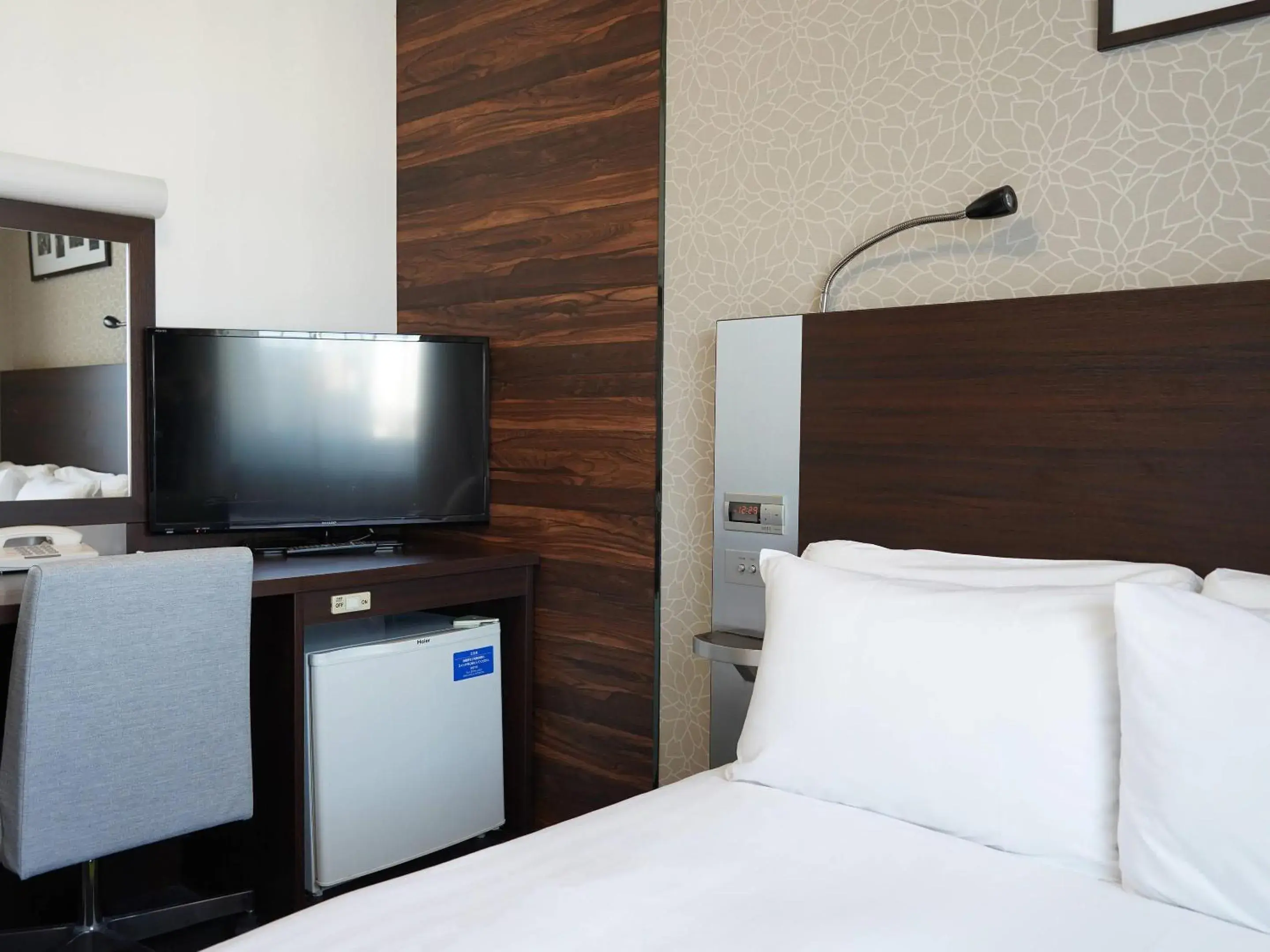 Bedroom, Bed in Comfort Hotel Tokyo Higashi Nihombashi Bedroom, Bed in Comfort Hotel Tokyo Higashi Nihombashi