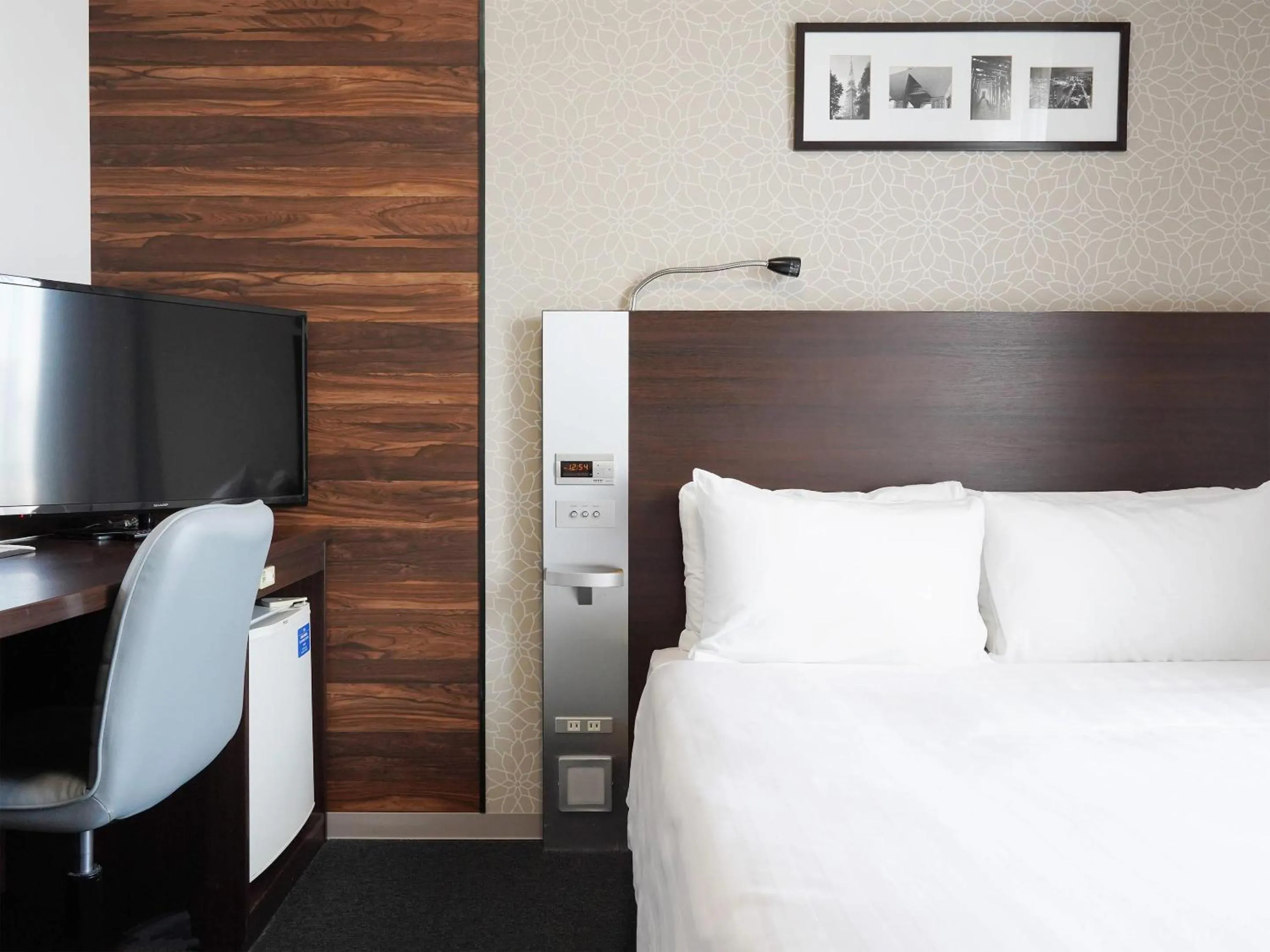 Bedroom, Bed in Comfort Hotel Tokyo Higashi Nihombashi