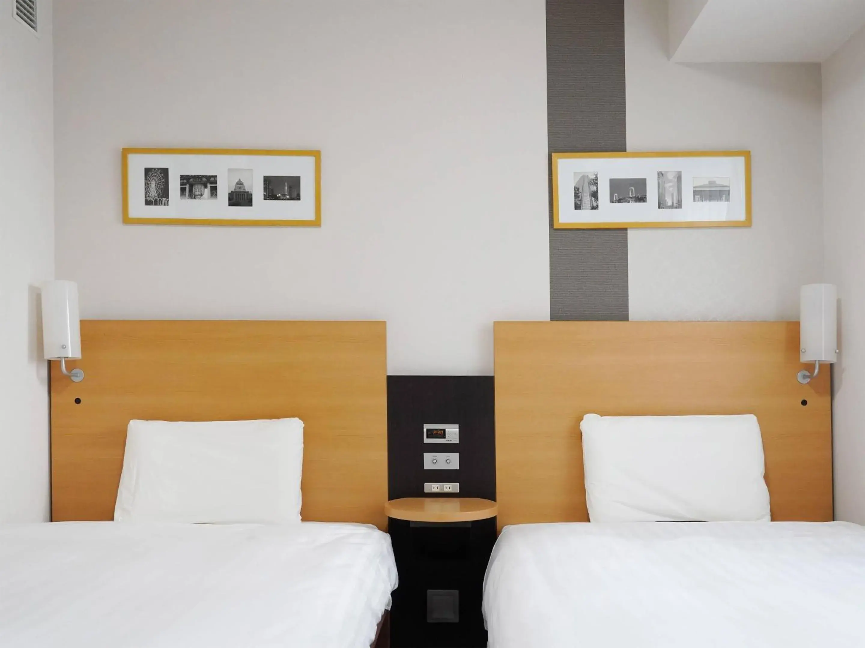 Bedroom, Bed in Comfort Hotel Tokyo Kanda Bedroom, Bed in Comfort Hotel Tokyo Kanda