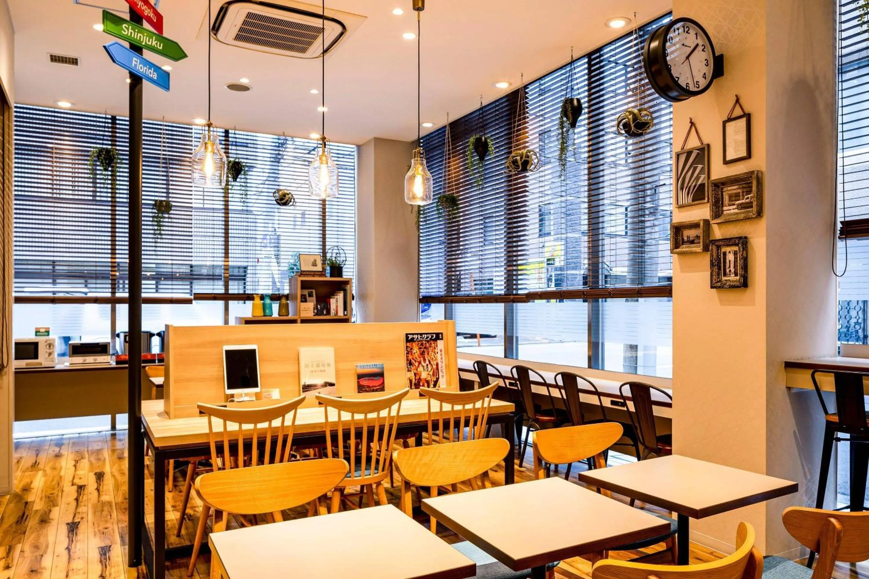 Restaurant/places to eat in Comfort Hotel Tokyo Kanda