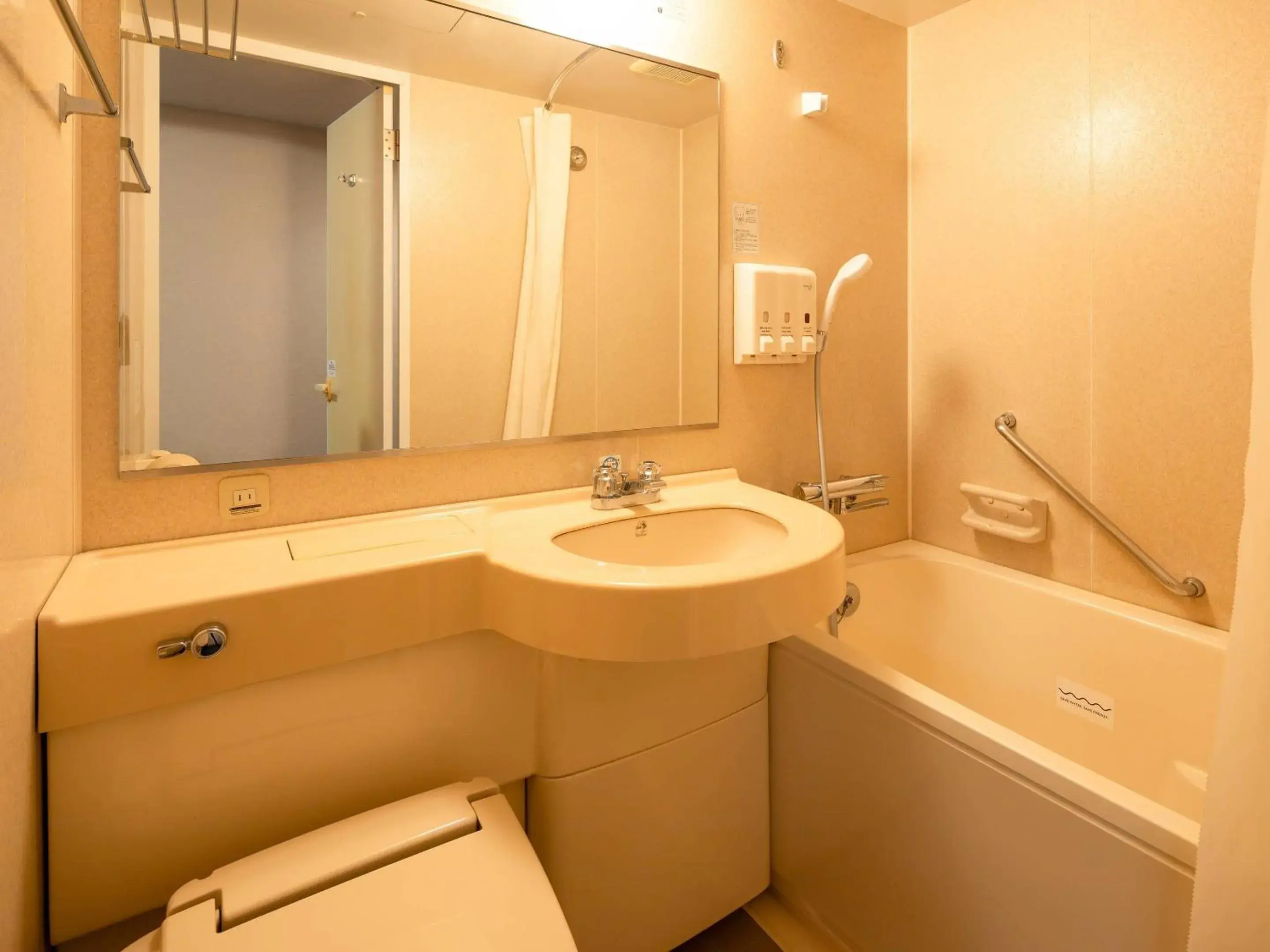 Bedroom in Comfort Hotel Toyokawa Bedroom in Comfort Hotel Toyokawa