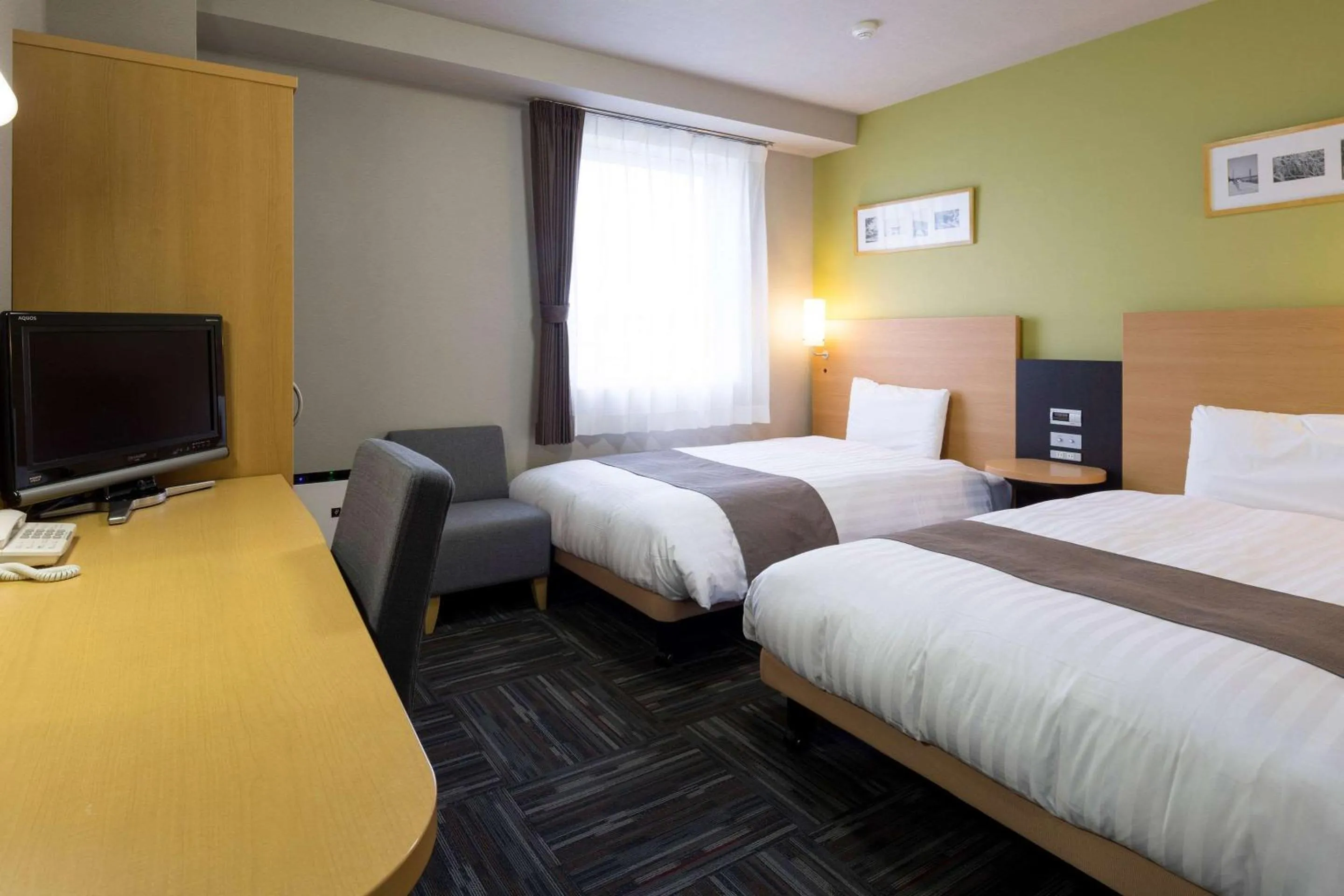 Twin Room - Non-Smoking in Comfort Hotel Tsubamesanjo