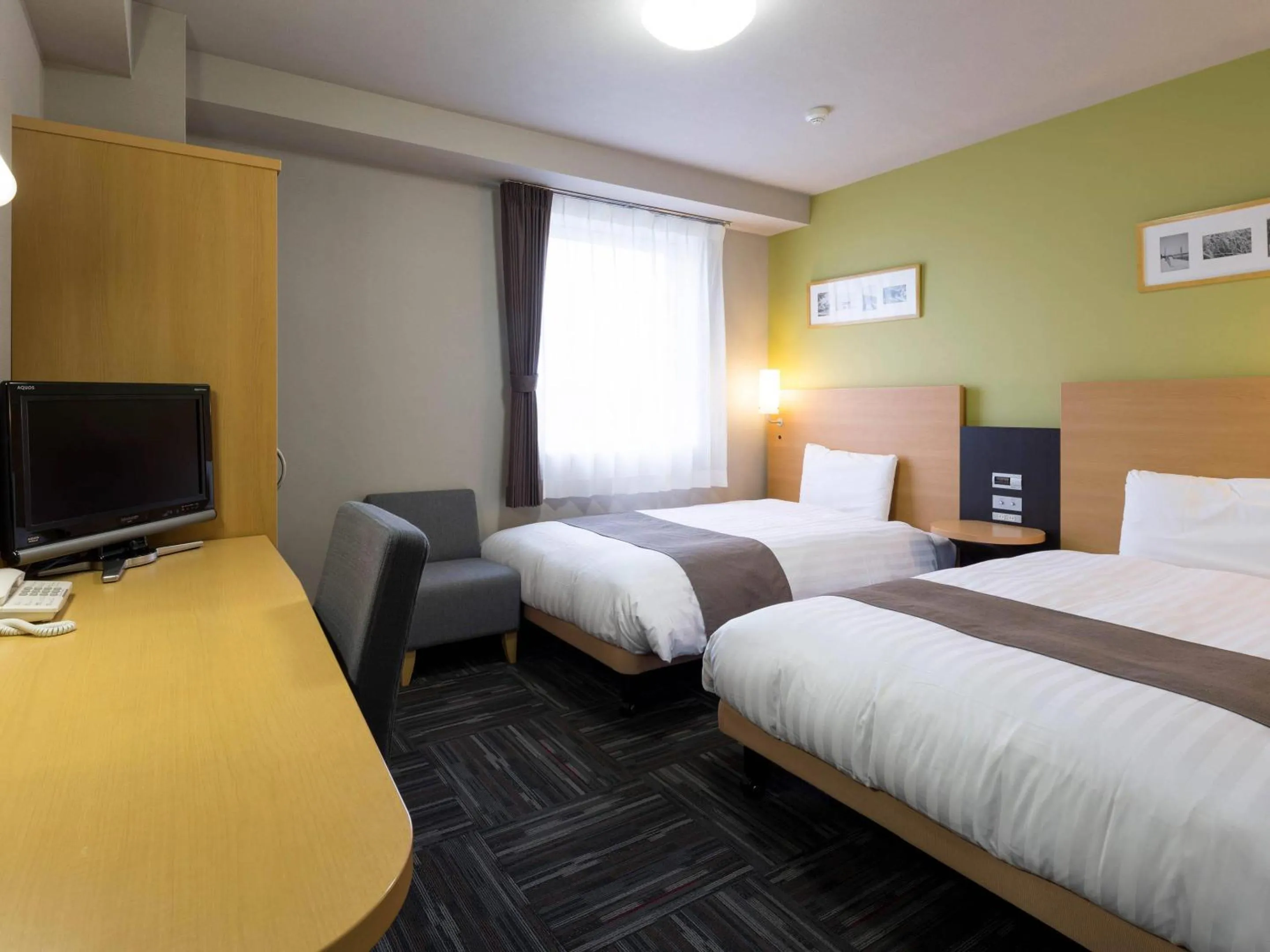 Bedroom, Bed in Comfort Hotel Tsubamesanjo