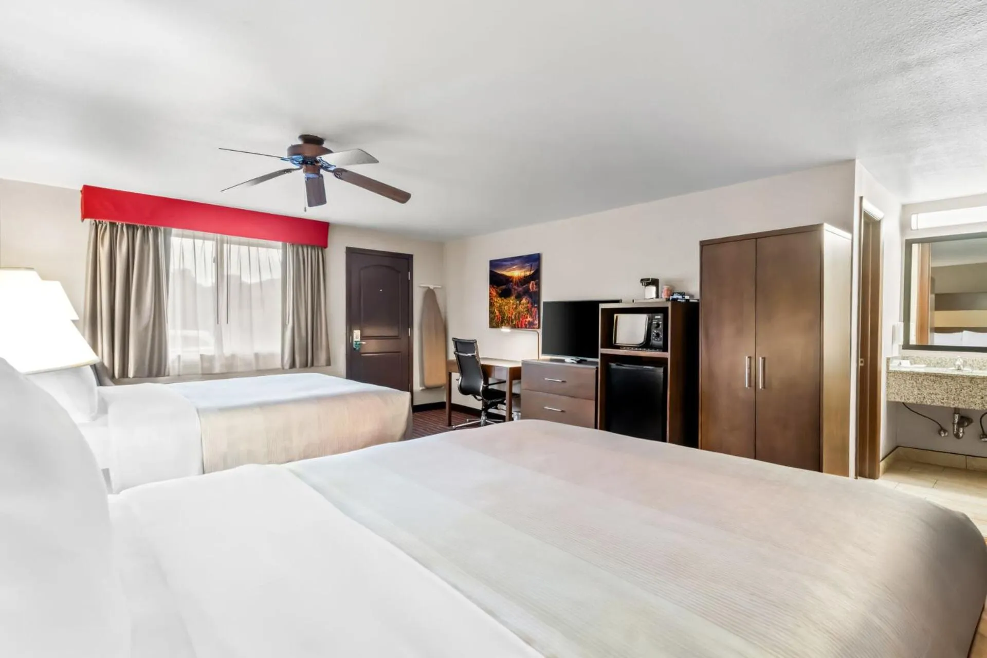 Bed in Quality Inn near Rocky Mountain National Park