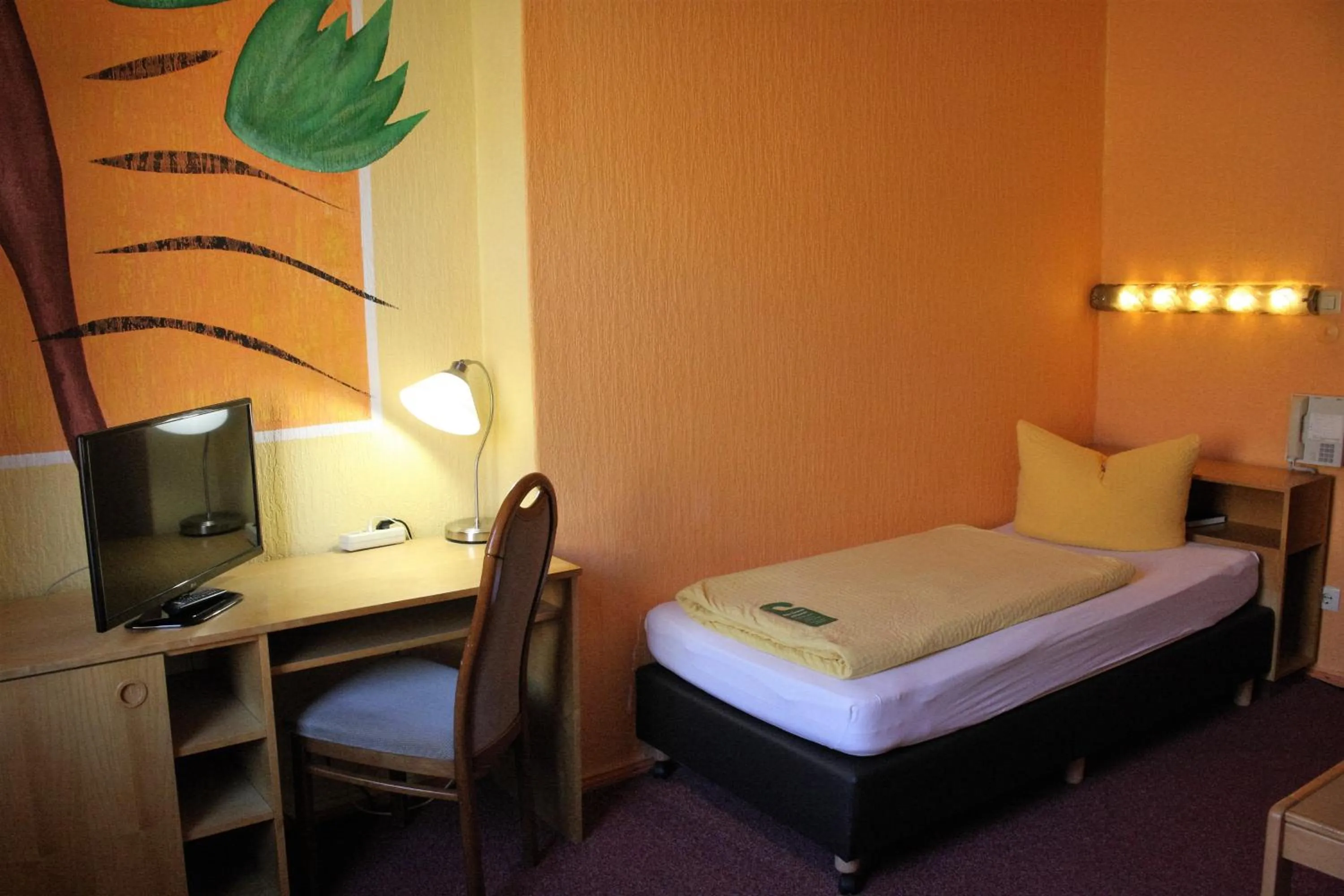 TV and multimedia, Bed in Hotel Graf Pückler