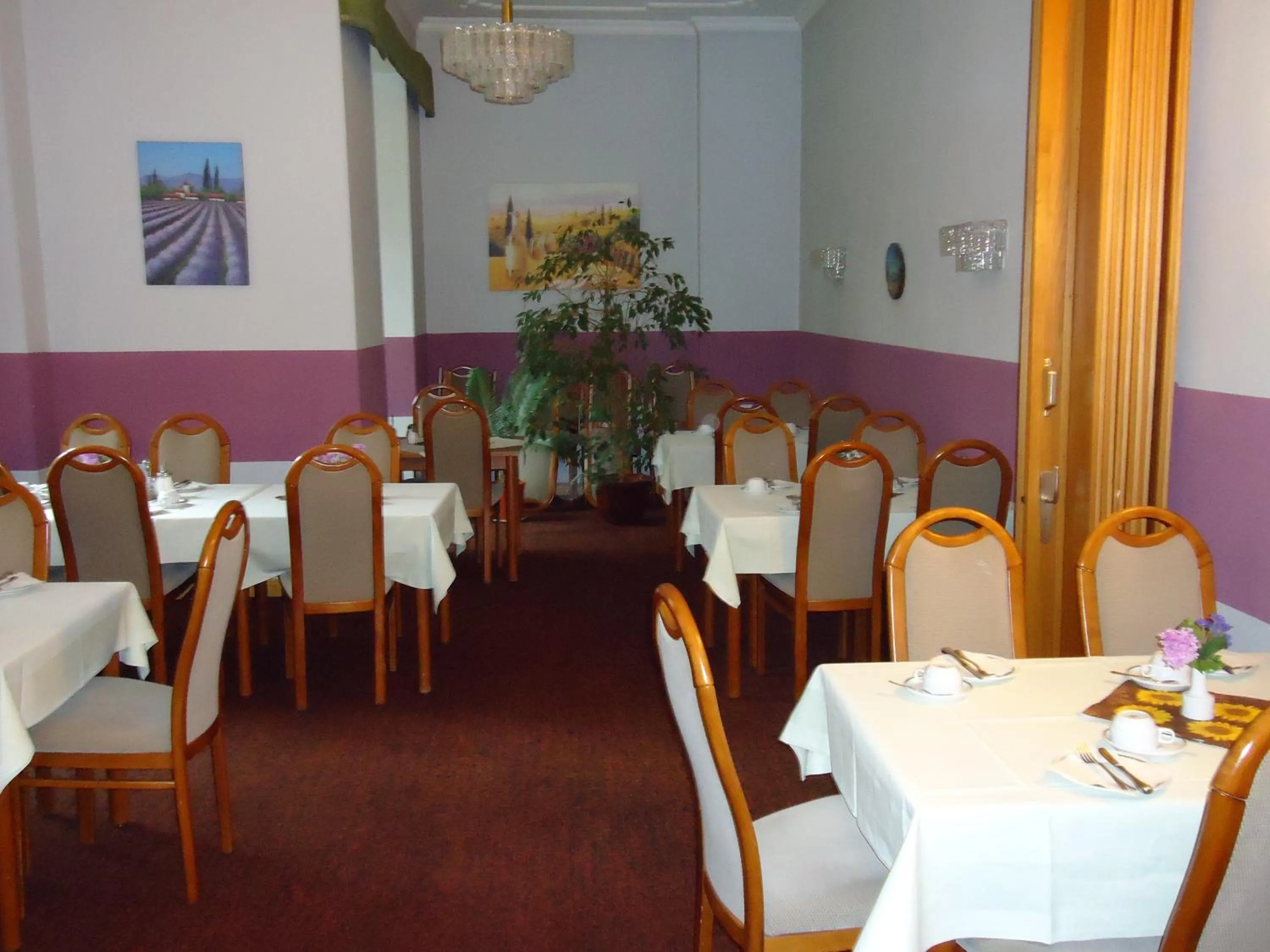 Restaurant/places to eat in Hotel Graf Pückler