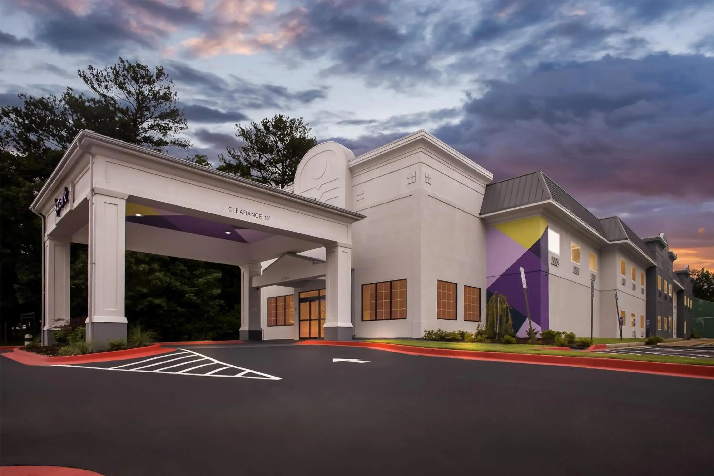 Property building in Spark by Hilton Duluth Property building in Spark by Hilton Duluth