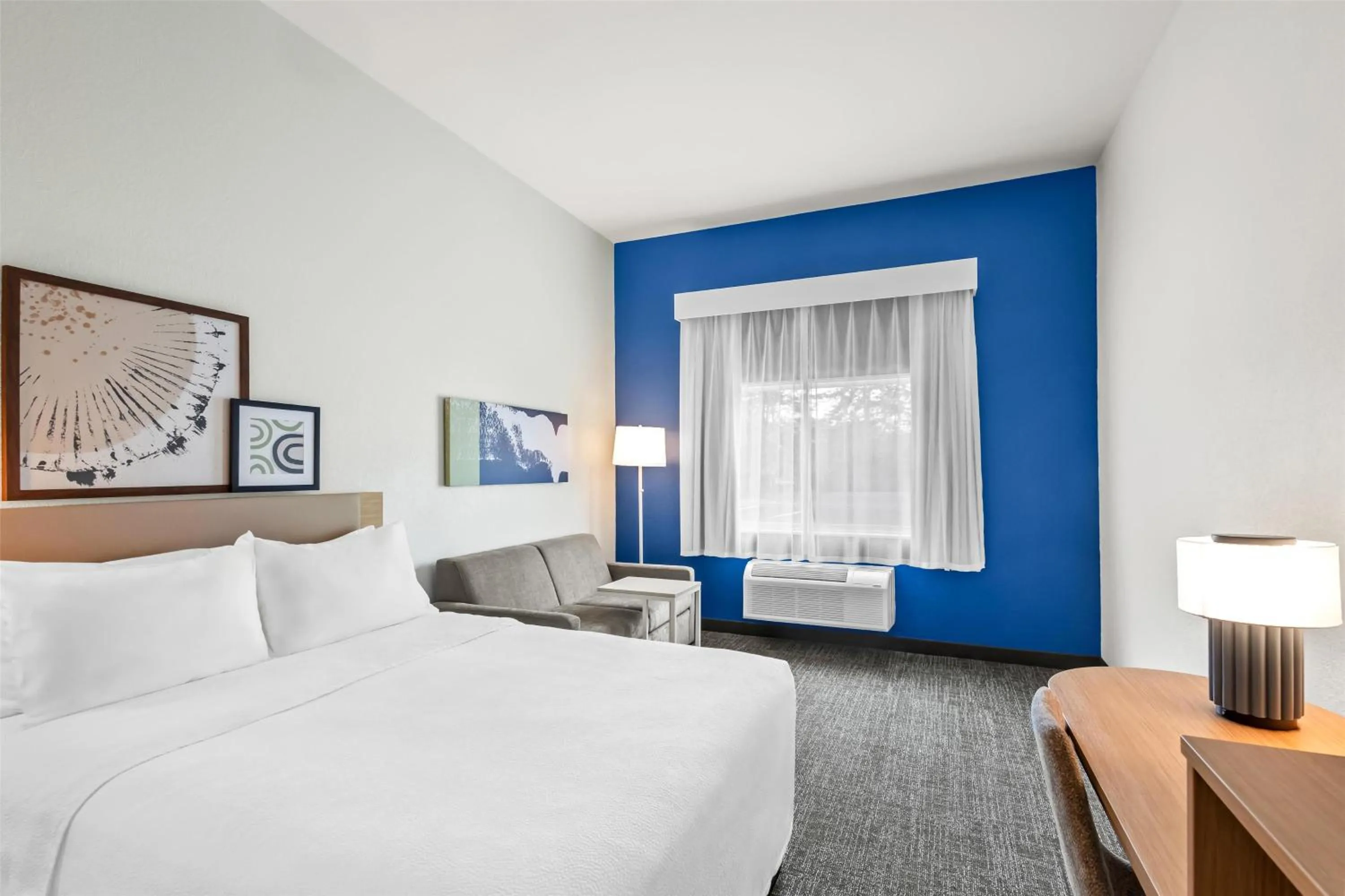 Living room, Bed in Spark by Hilton Duluth