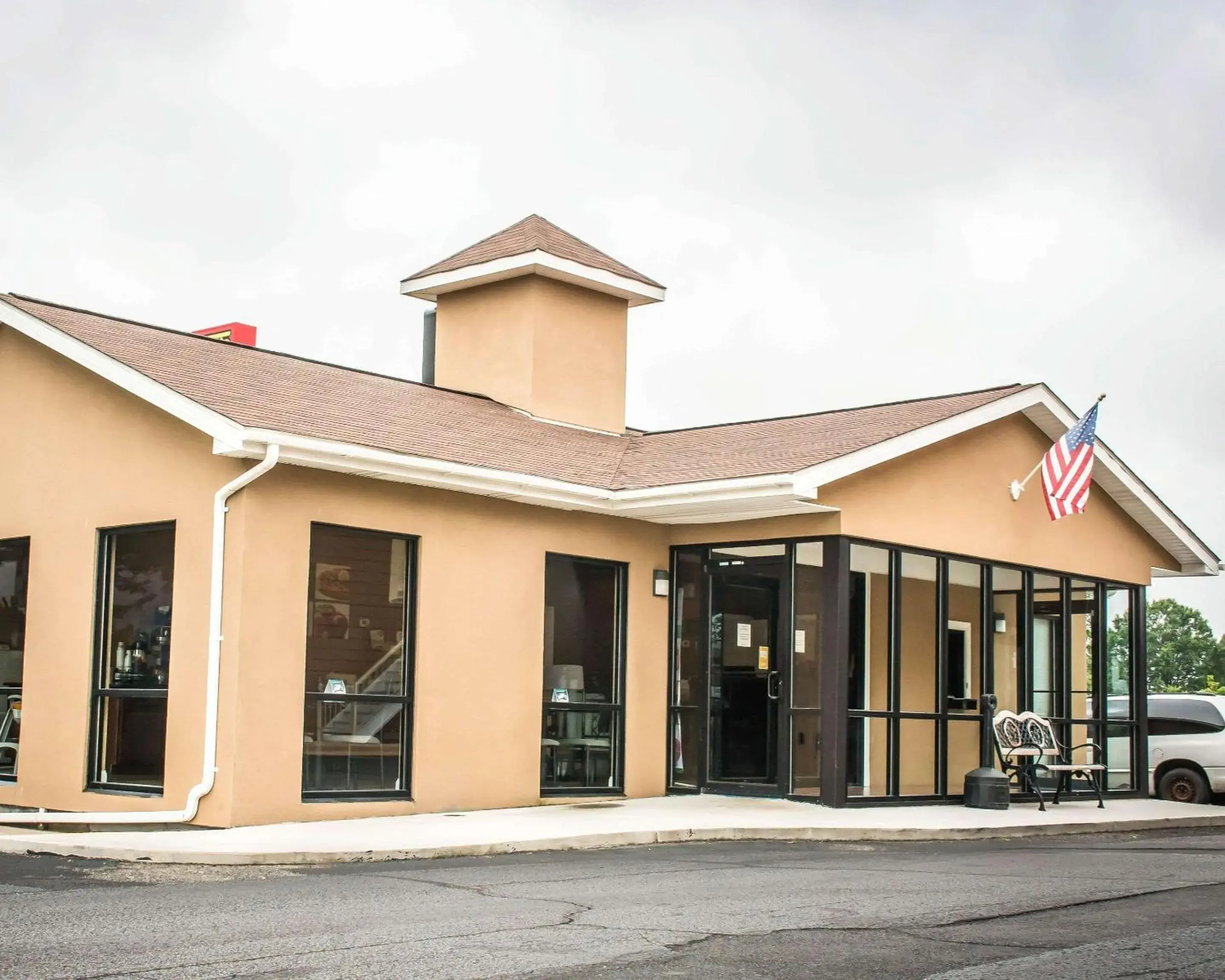 Property Building in Quality Inn Madison