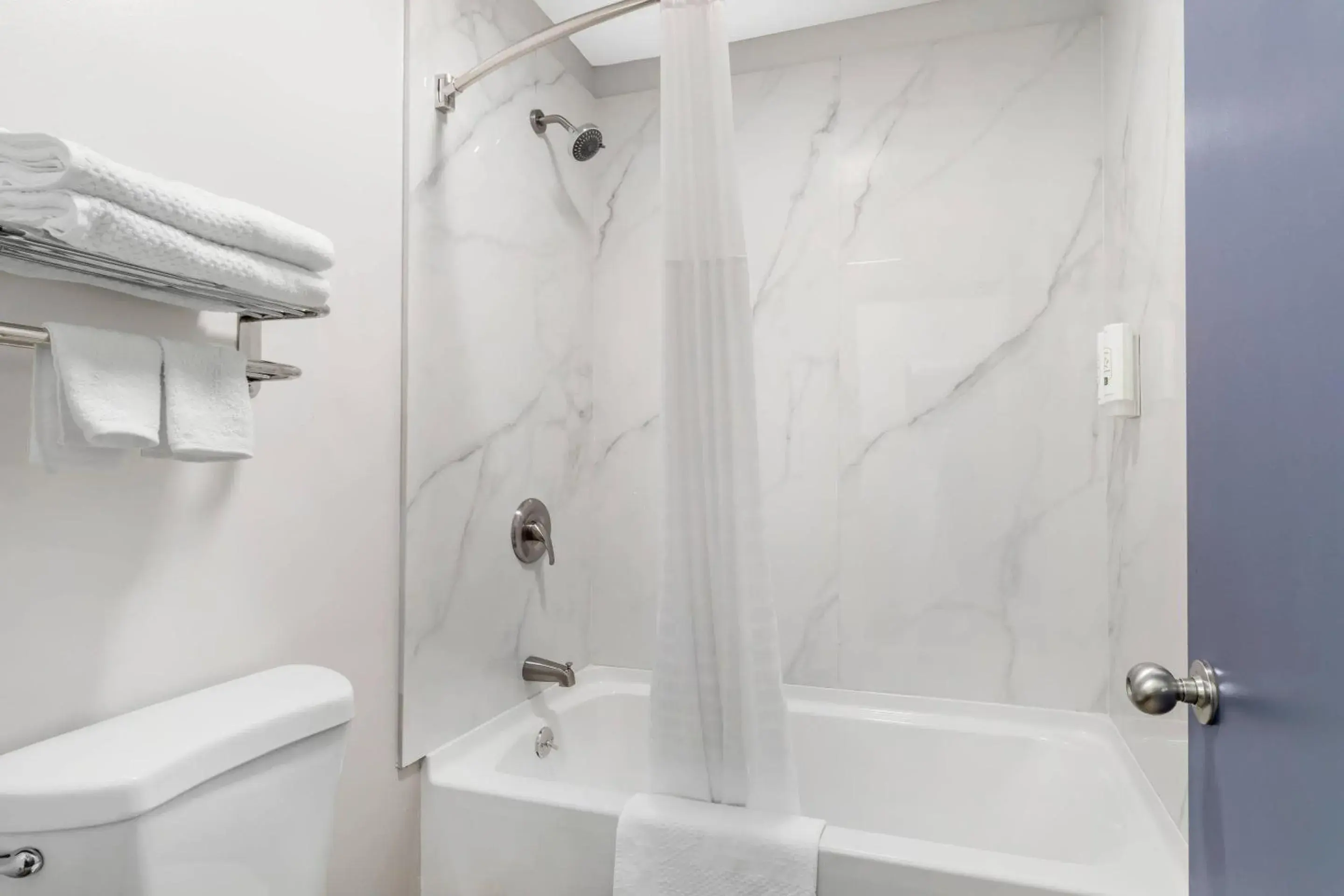 Bedroom in Quality Inn Madison - Huntsville Bedroom in Quality Inn Madison - Huntsville