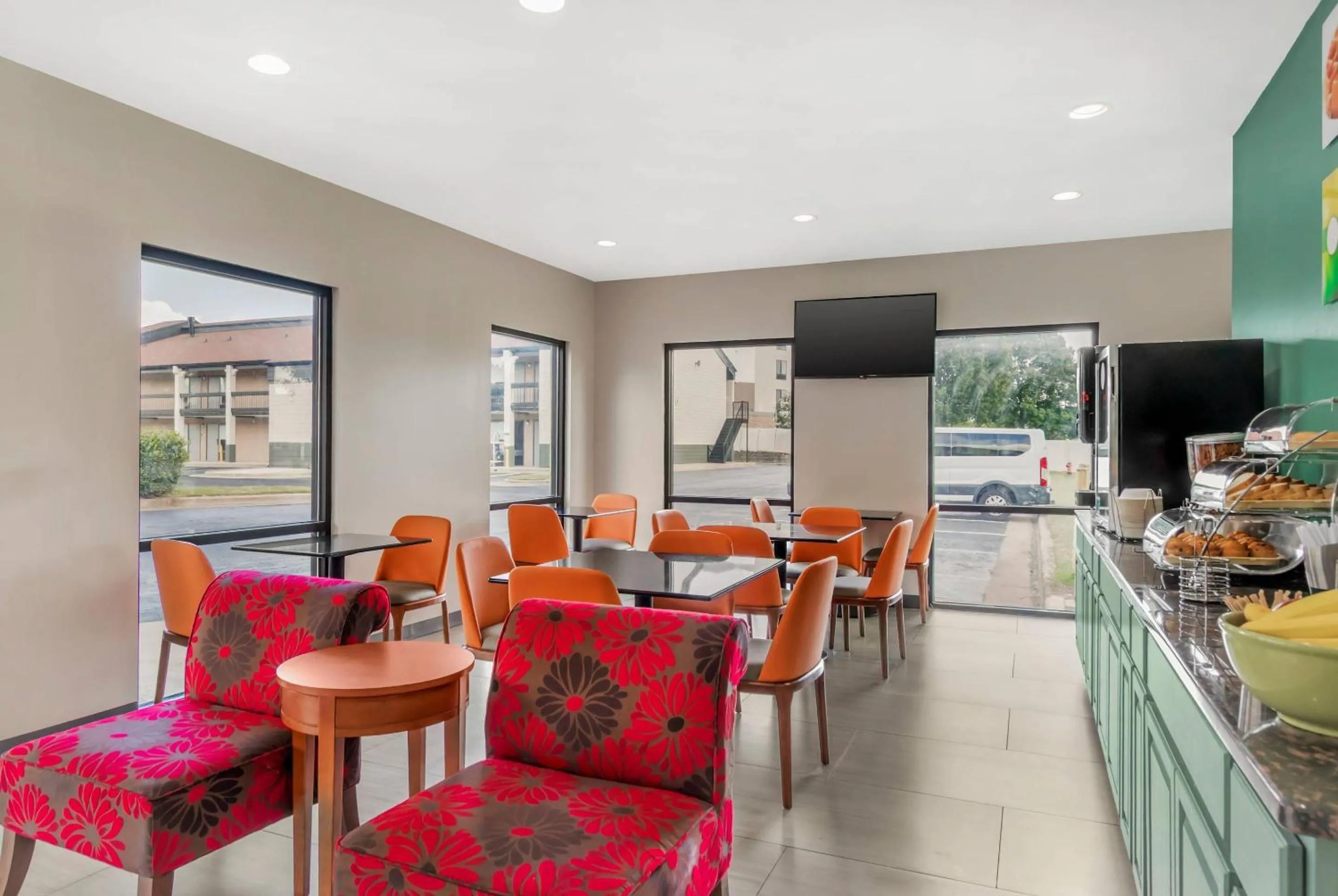 Breakfast in Quality Inn Madison - Huntsville