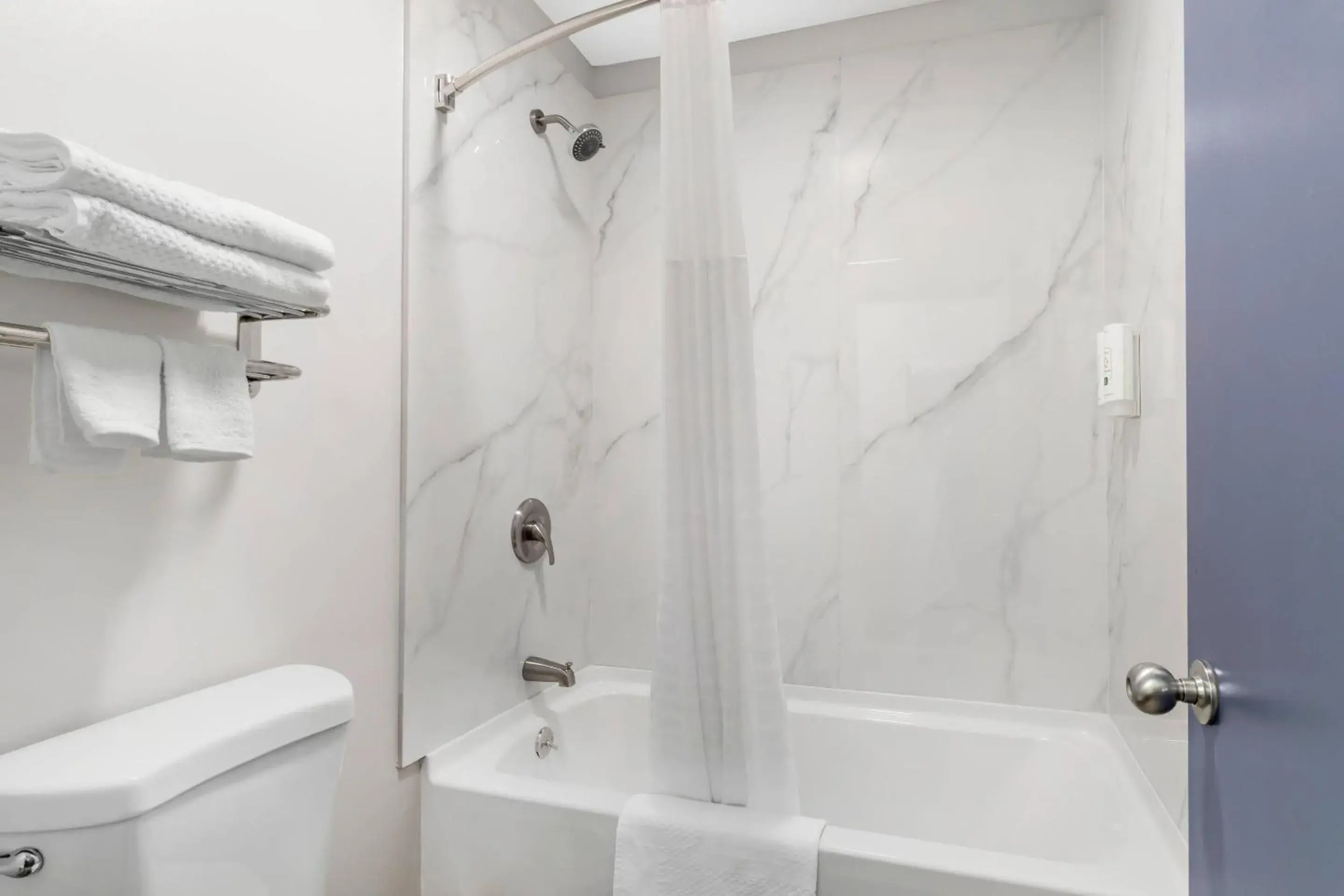 Bedroom in Quality Inn Madison - Huntsville Bedroom in Quality Inn Madison - Huntsville