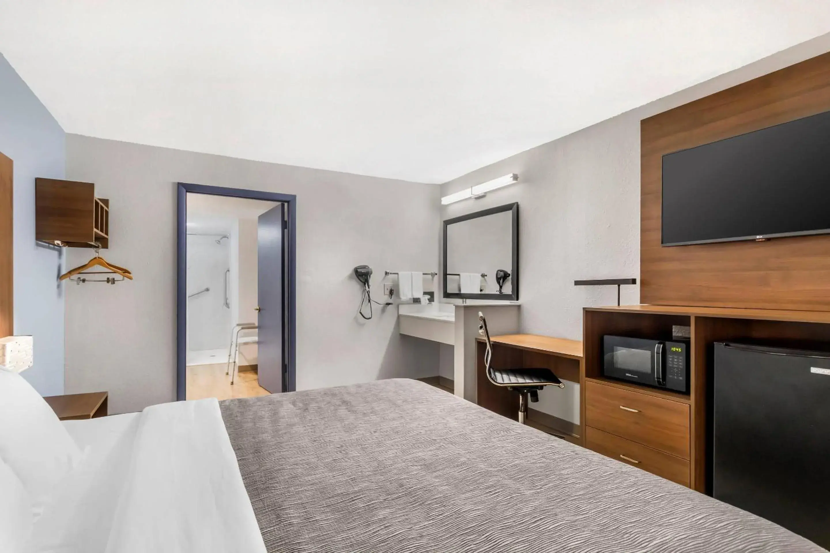 Bedroom, Bed in Quality Inn Madison - Huntsville Bedroom, Bed in Quality Inn Madison - Huntsville