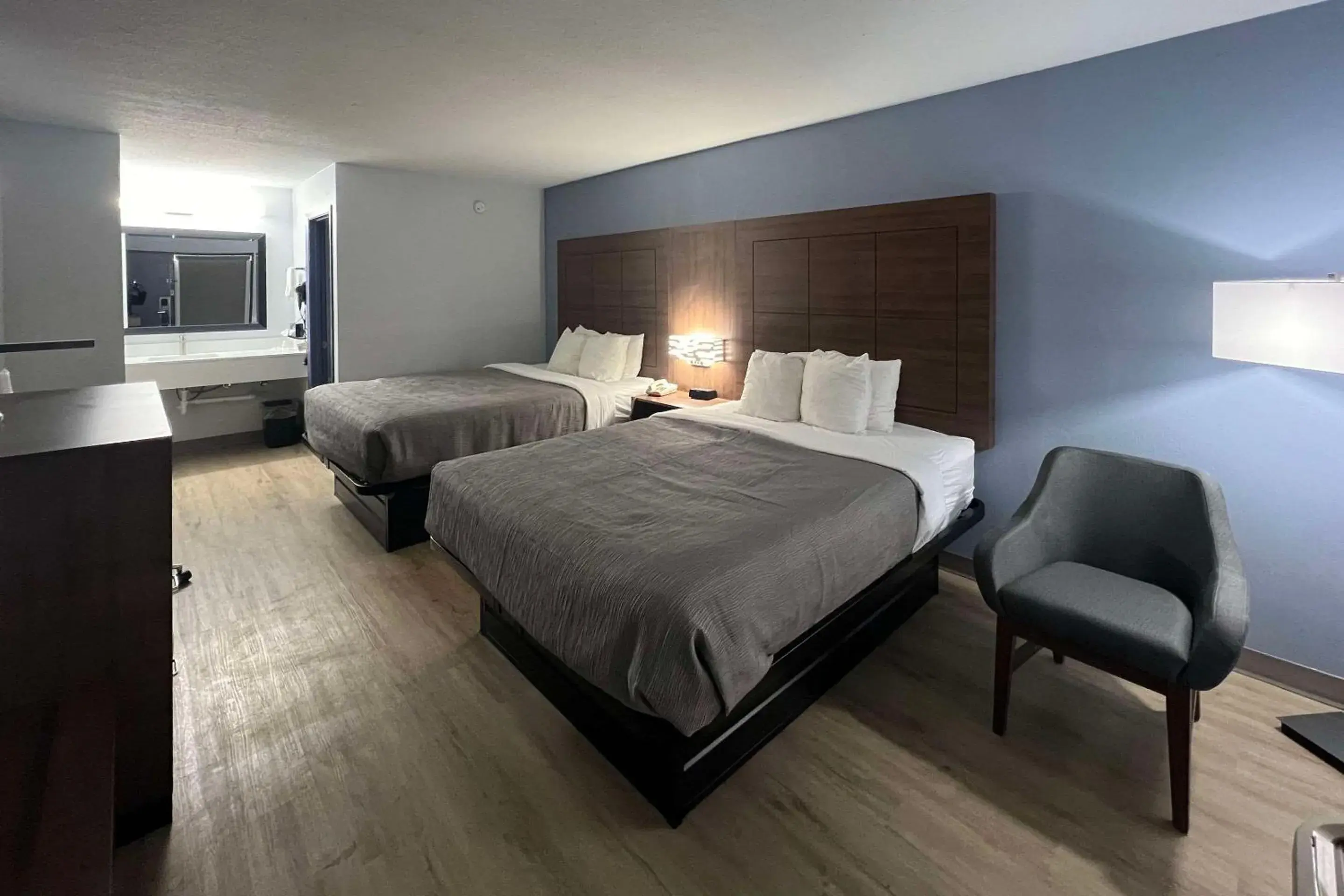 Bedroom, Bed in Quality Inn Bedroom, Bed in Quality Inn