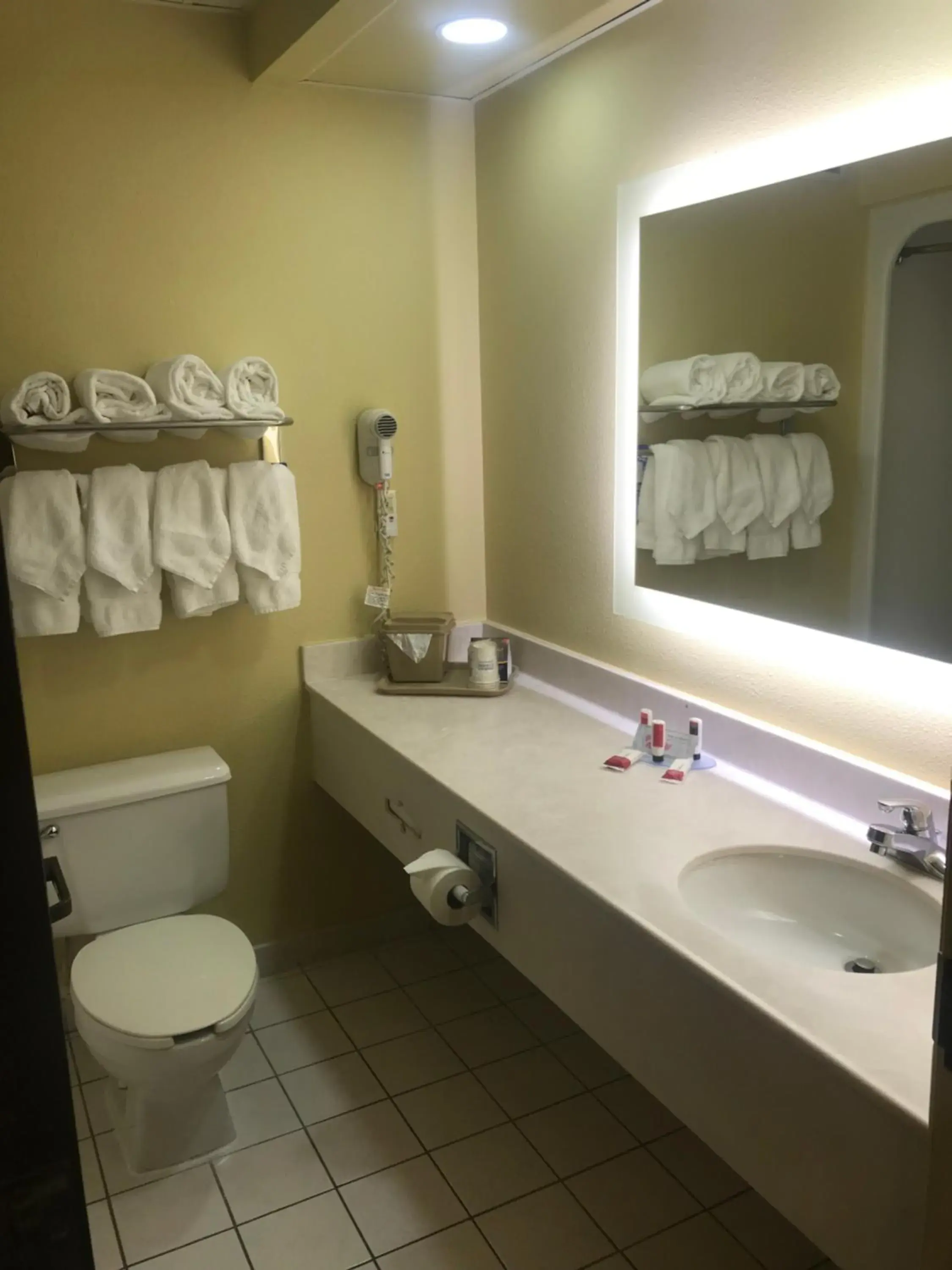 Queen Suite with Two Queen Beds and One Murphy Bed - Non-Smoking in Baymont by Wyndham Fayetteville Queen Suite with Two Queen Beds and One Murphy Bed - Non-Smoking in Baymont by Wyndham Fayetteville