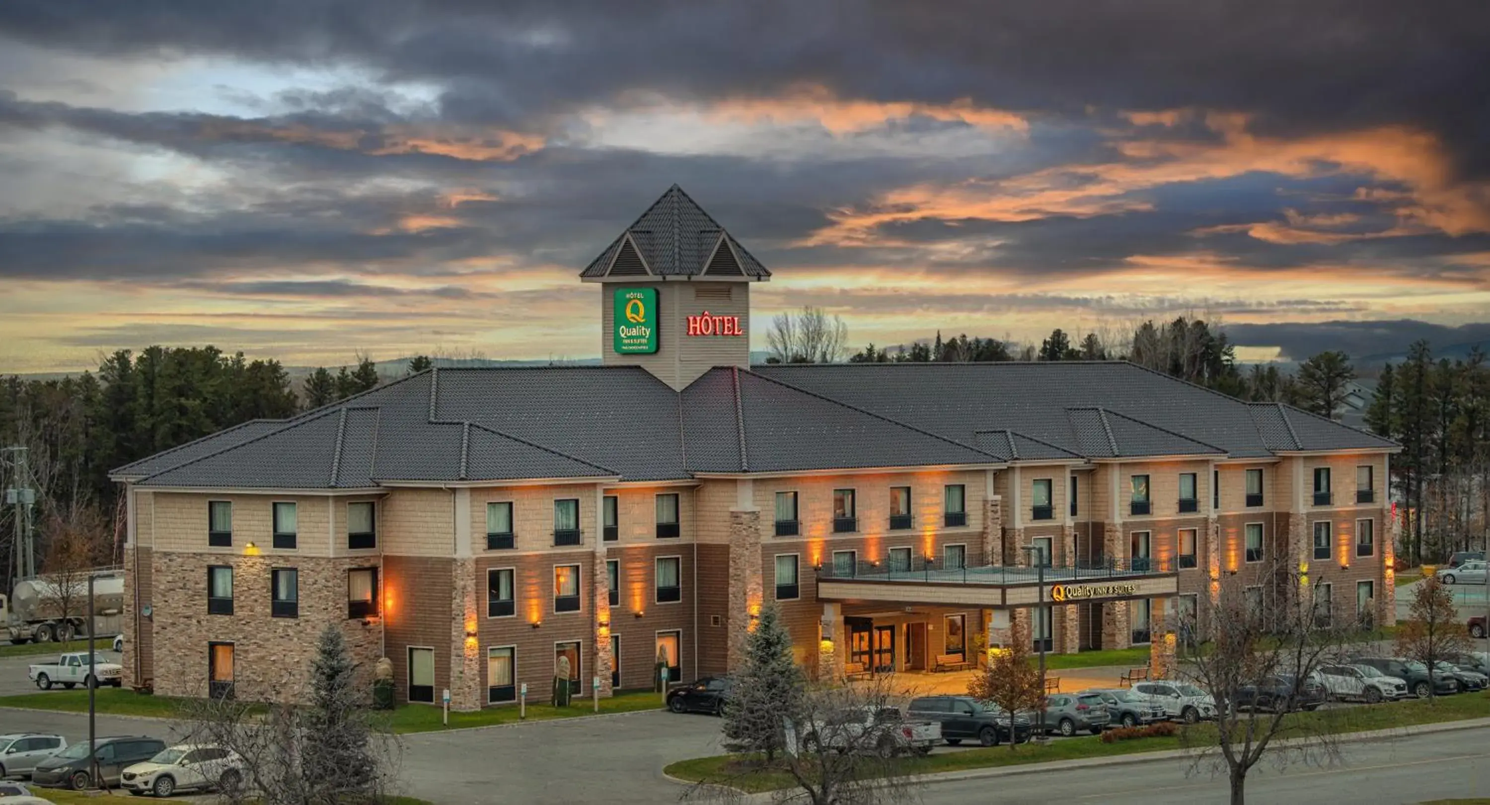 Property building in Quality Inn & Suites Property building in Quality Inn & Suites