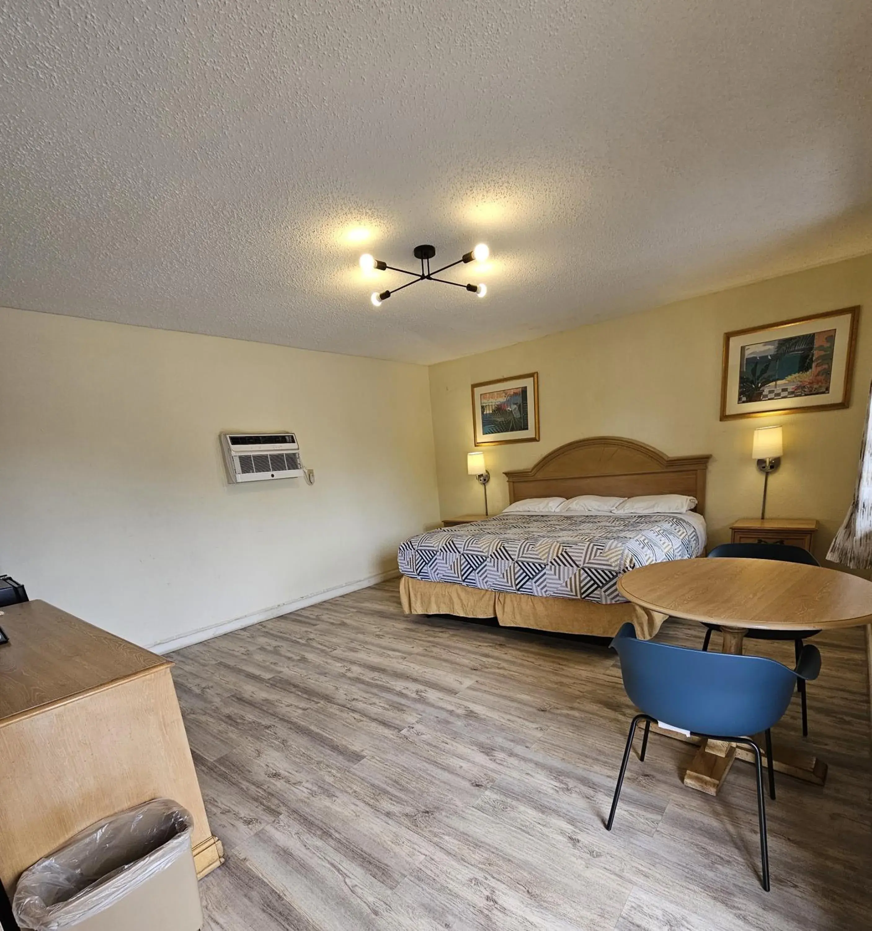 Bed in Rodeway Inn Fort Pierce US Highway 1 Bed in Rodeway Inn Fort Pierce US Highway 1