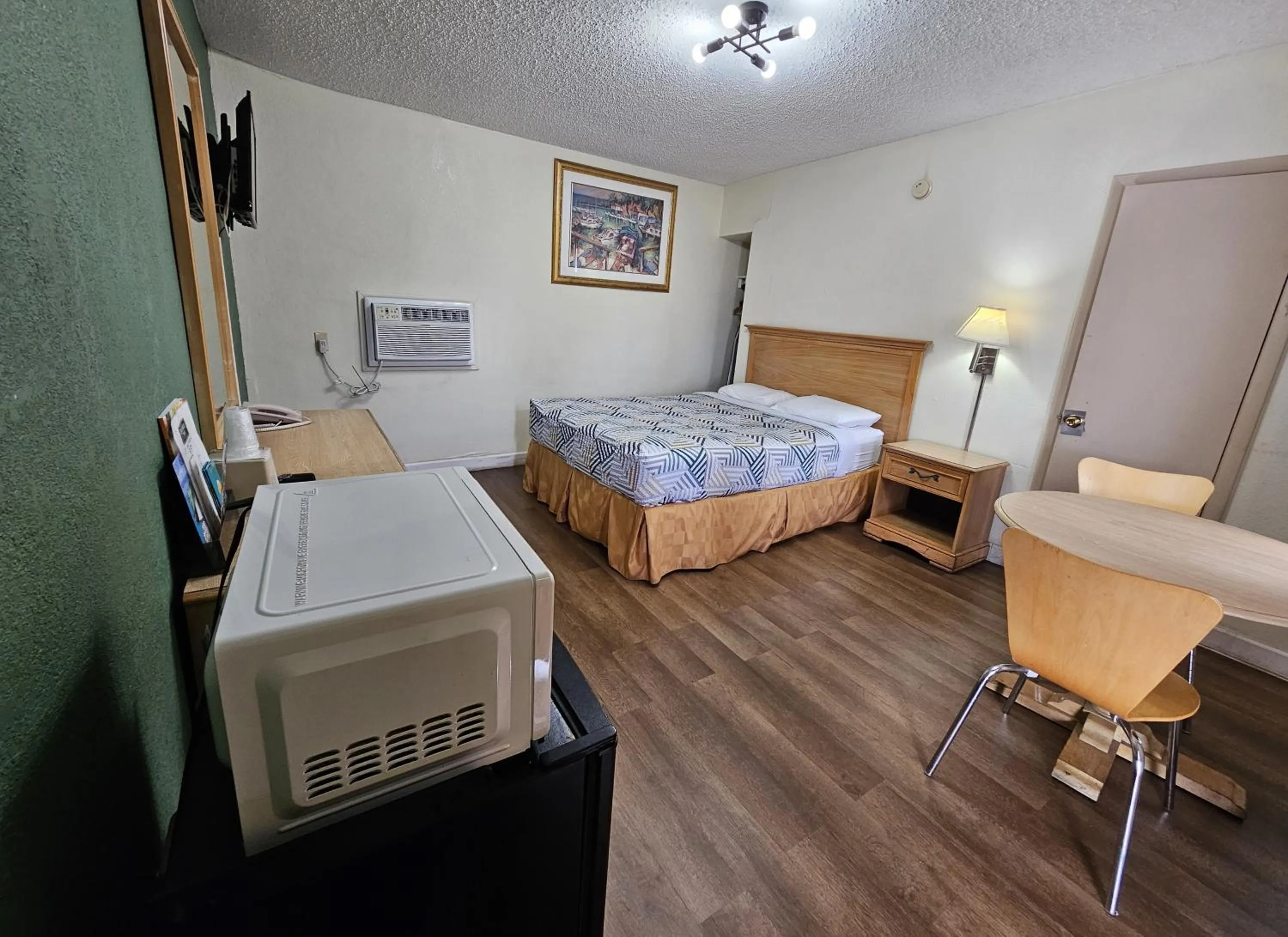 Bed in Rodeway Inn Fort Pierce US Highway 1