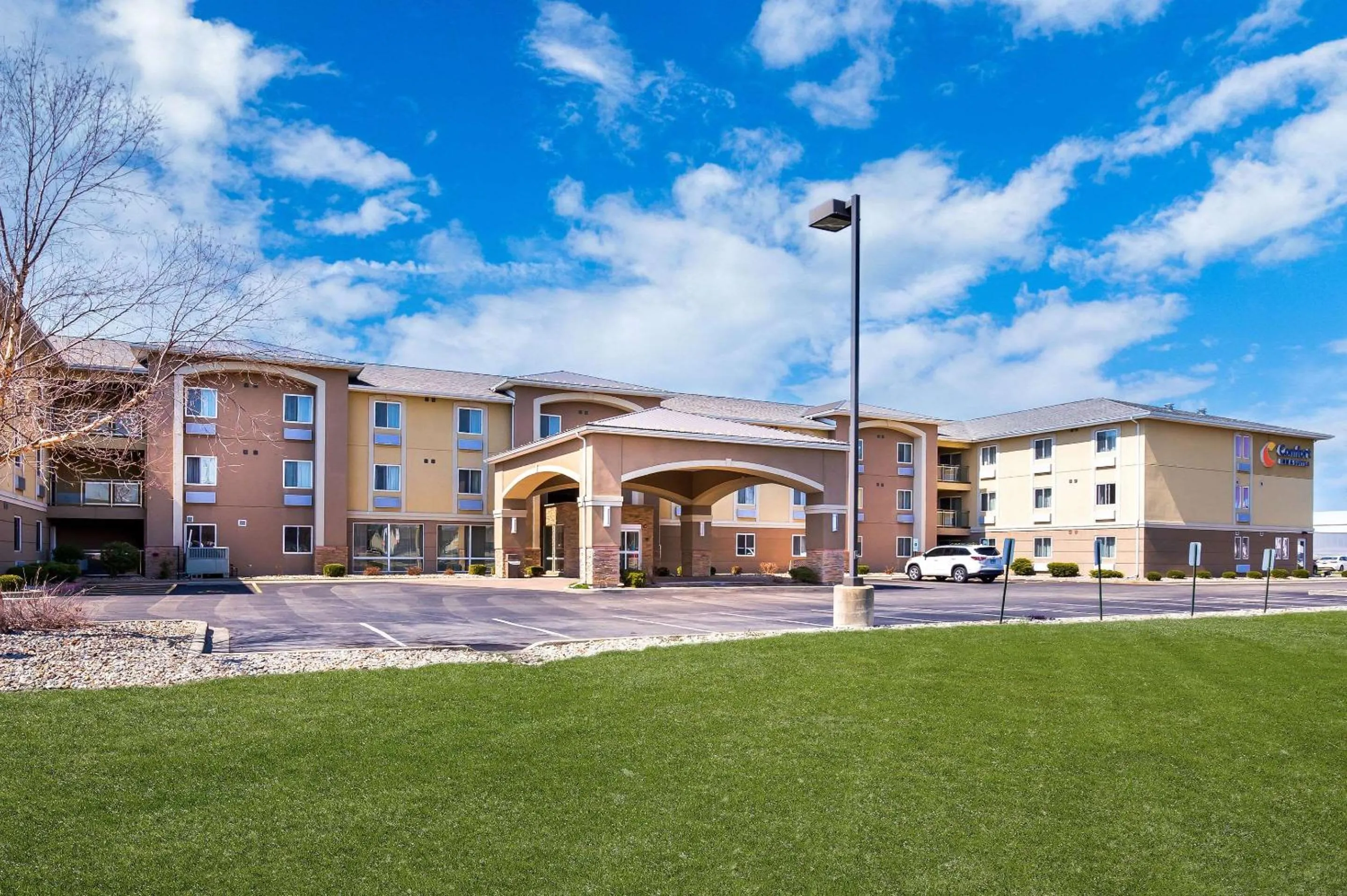 Property building in Comfort Inn & Suites Springfield I-55