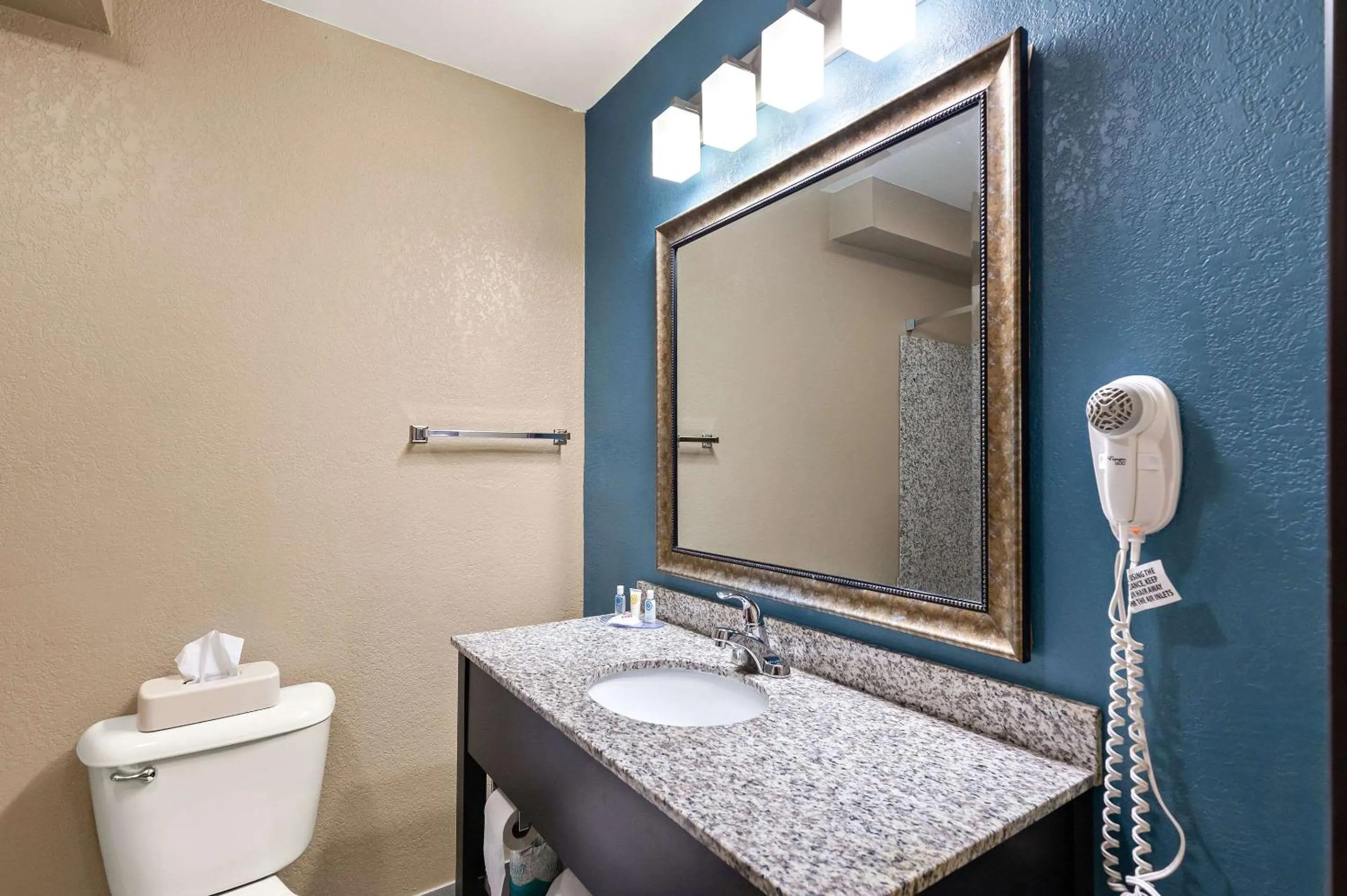 Bedroom in Comfort Inn & Suites Springfield I-55