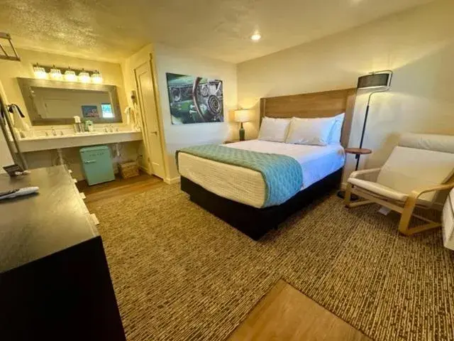 Photo of the whole room, Bed in Rodeway Inn & Suites Williams Downtowner-Rte 66 Photo of the whole room, Bed in Rodeway Inn & Suites Williams Downtowner-Rte 66