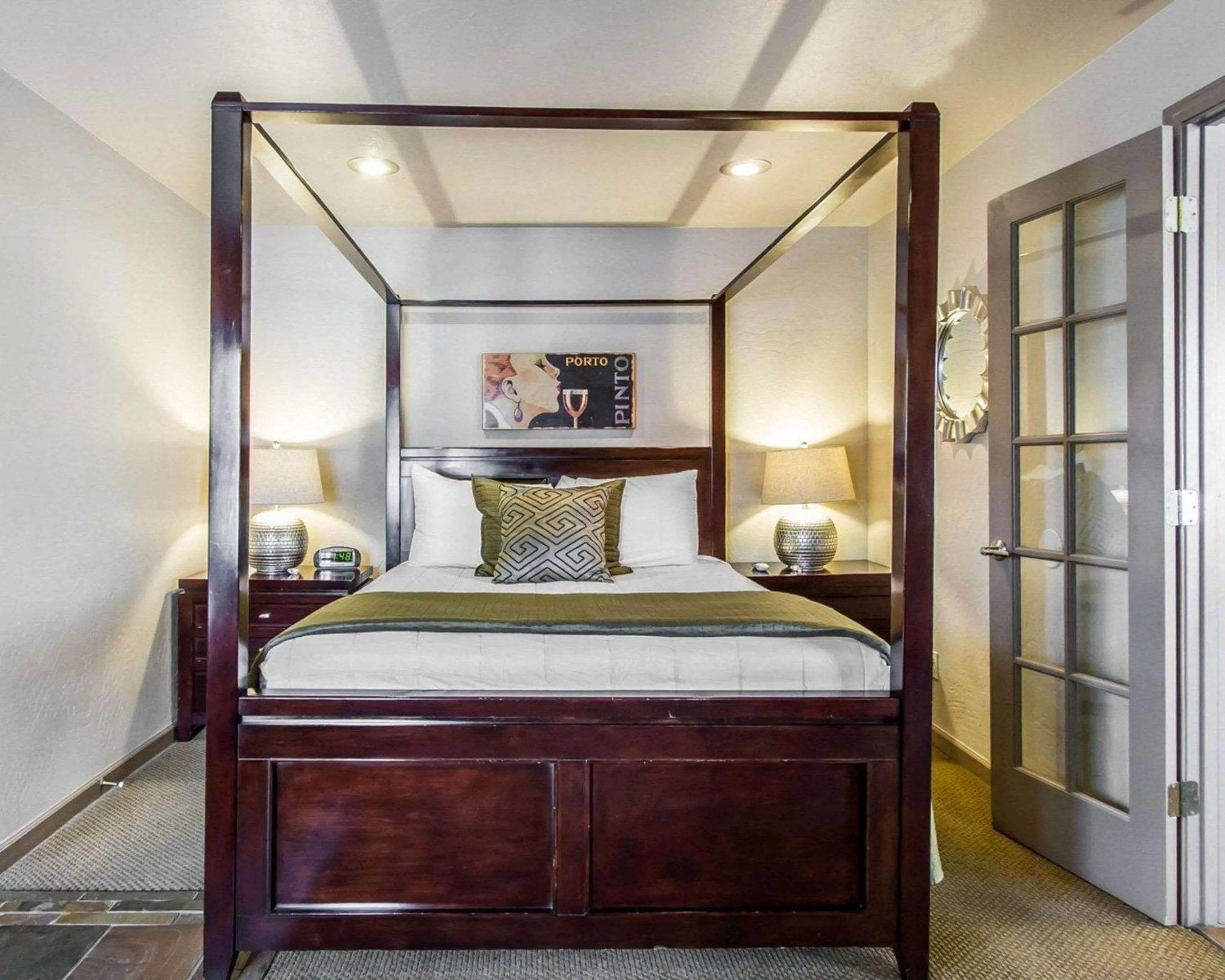 Bedroom, Bed in Rodeway Inn & Suites Williams Downtowner-Rte 66