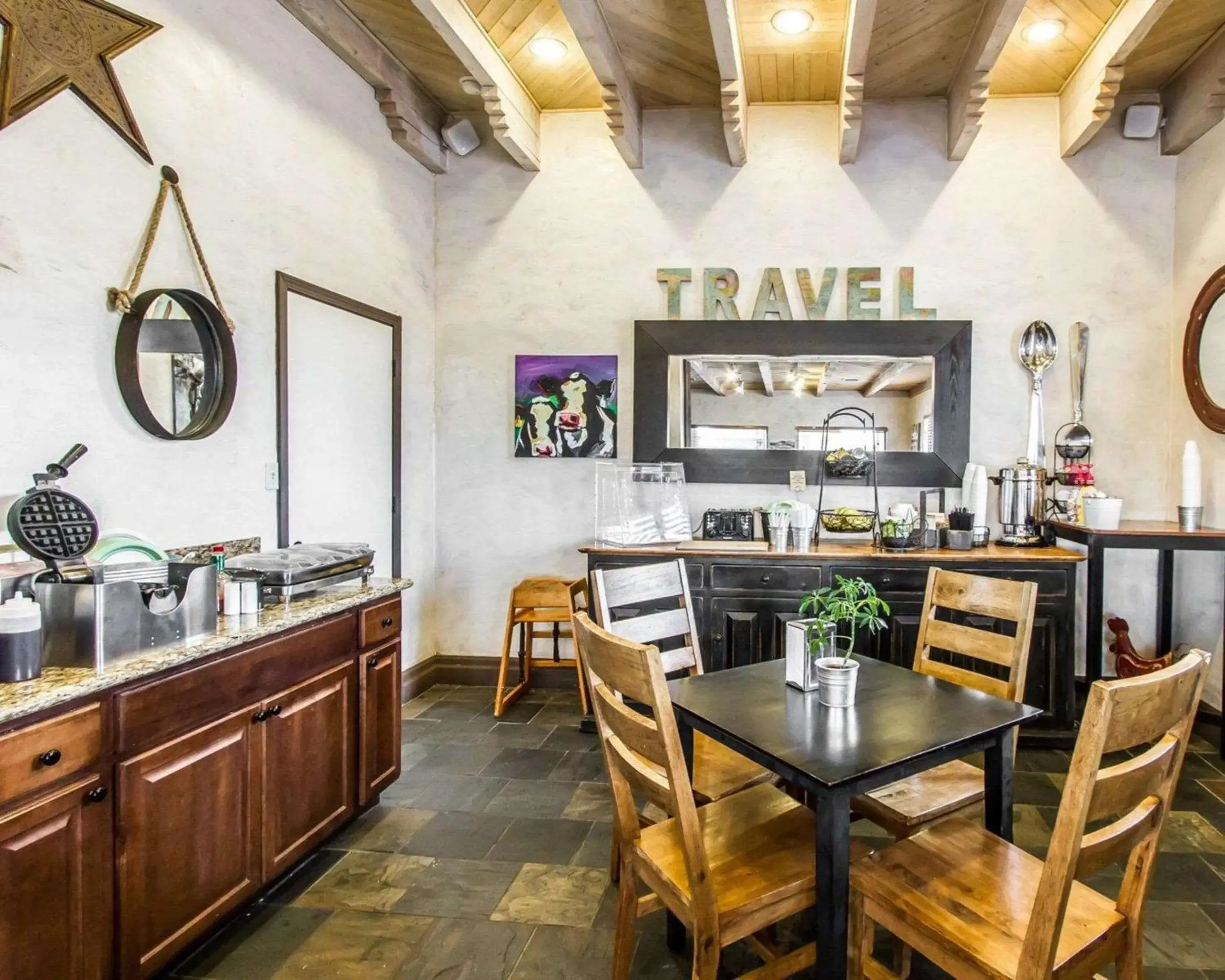 Breakfast in Rodeway Inn & Suites Williams Downtowner-Rte 66 Breakfast in Rodeway Inn & Suites Williams Downtowner-Rte 66