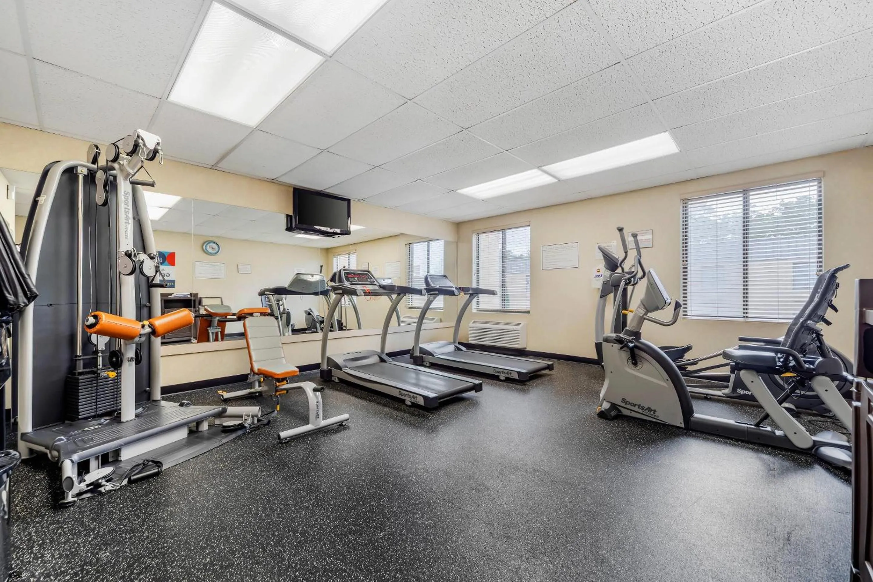 Fitness centre/facilities in Clarion Hotel & Conference Center Toms River