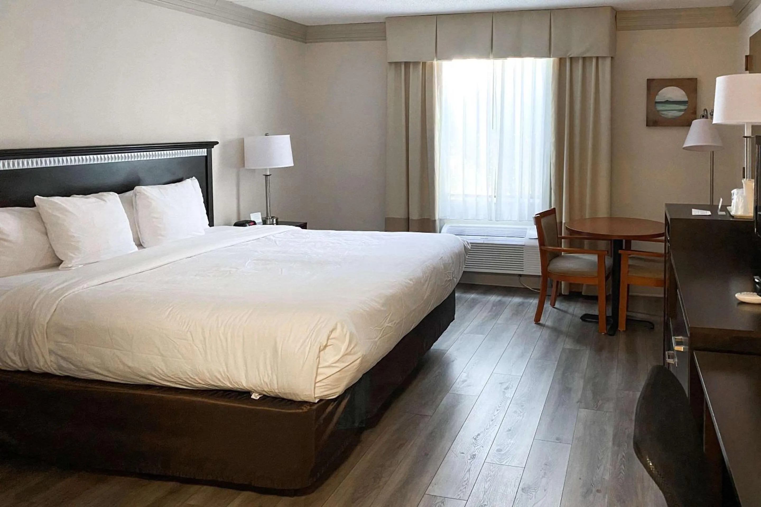 Photo of the whole room, Bed in Clarion Hotel & Conference Center Toms River