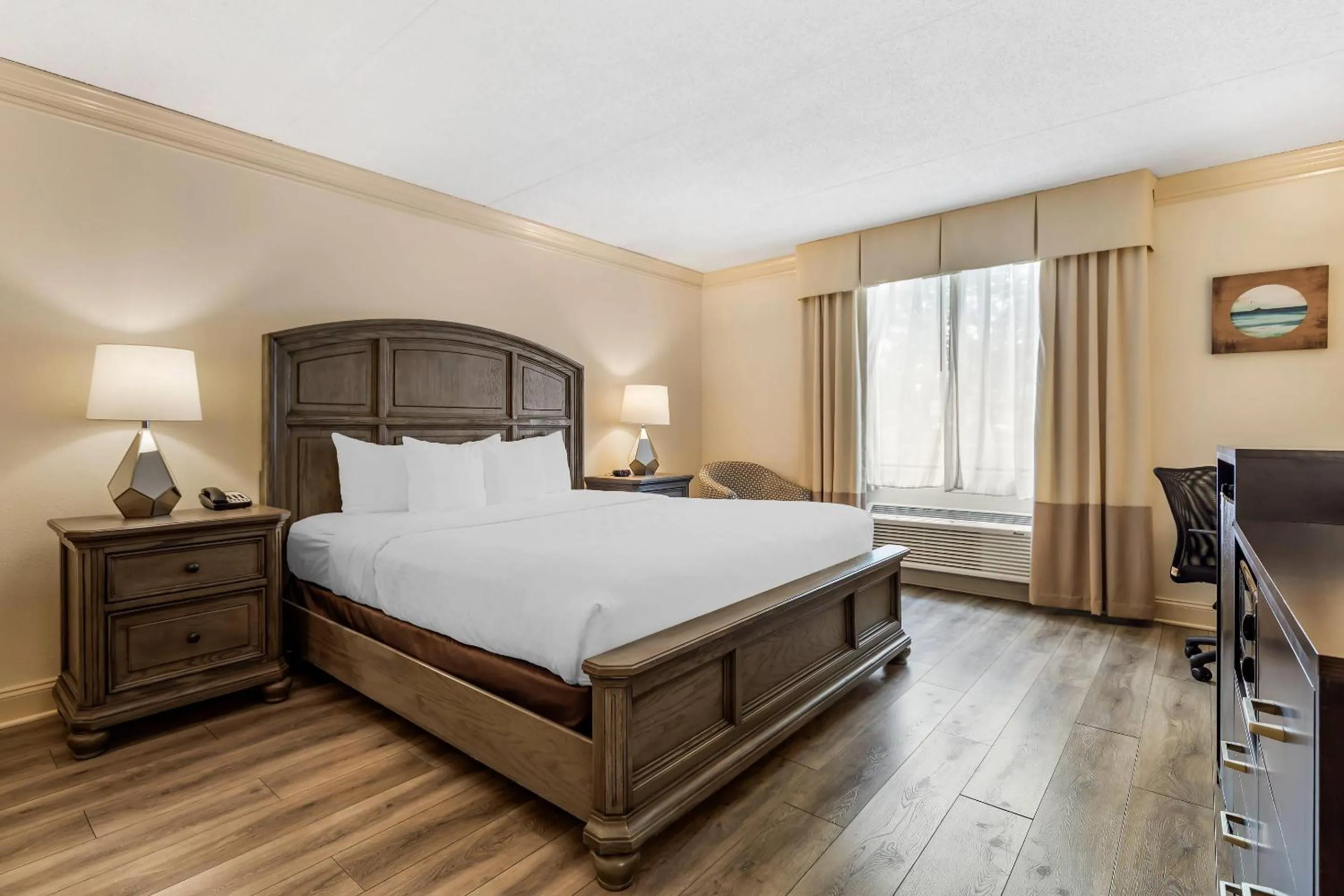 Bedroom, Bed in Clarion Hotel & Conference Center Toms River