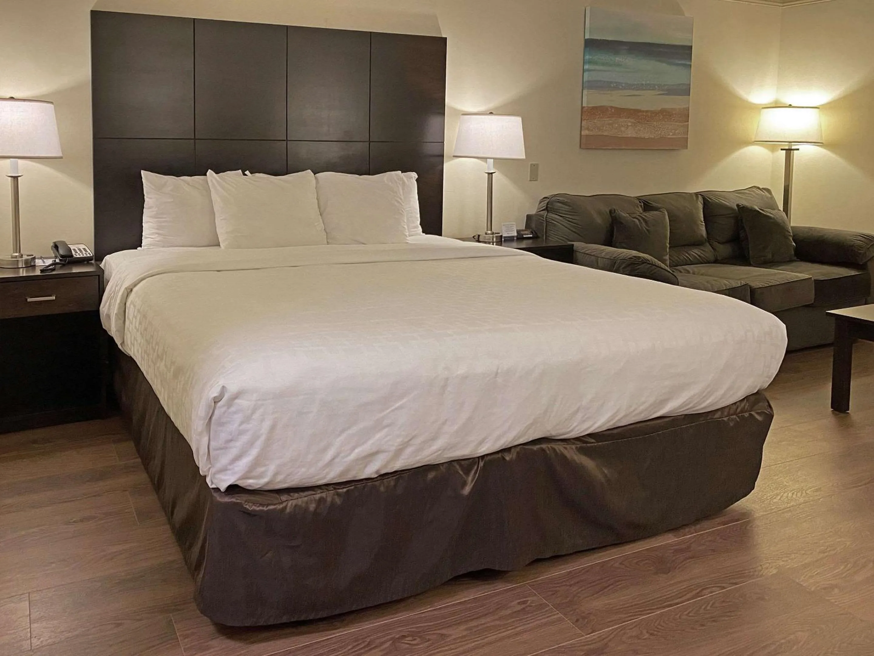 Photo of the whole room, Bed in Clarion Hotel & Conference Center Toms River