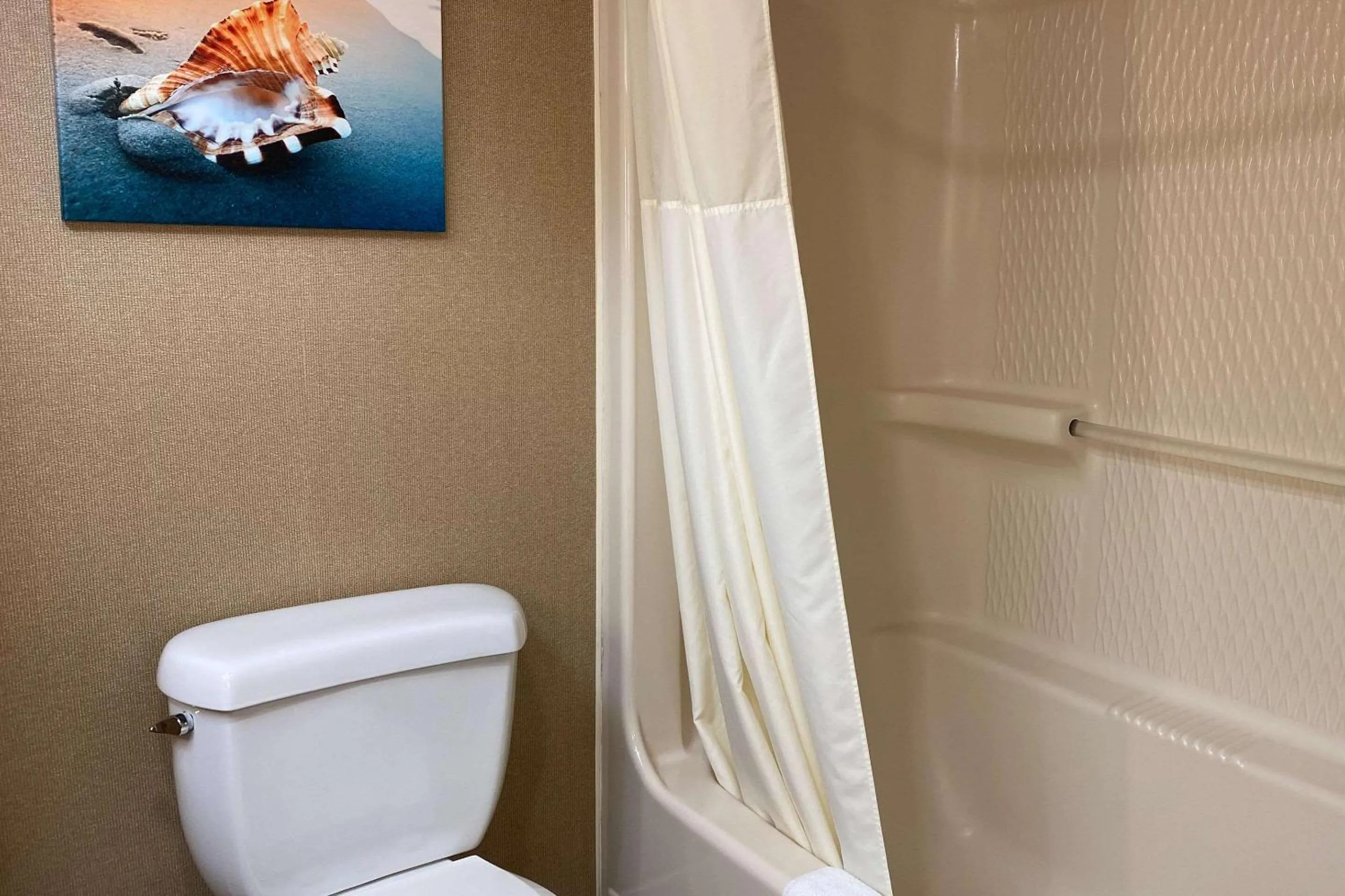 Bathroom in Clarion Hotel & Conference Center Toms River