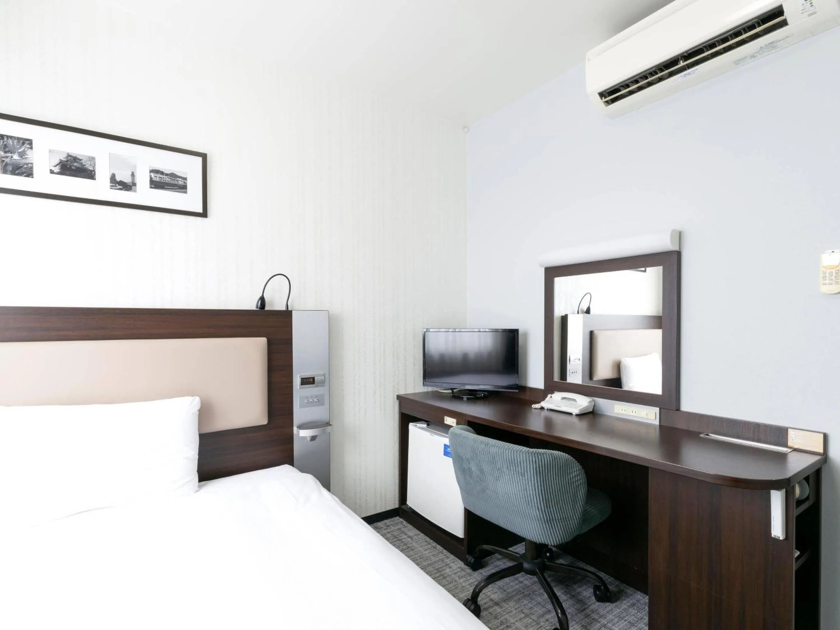 Bedroom, Bed in Comfort Hotel Hamamatsu