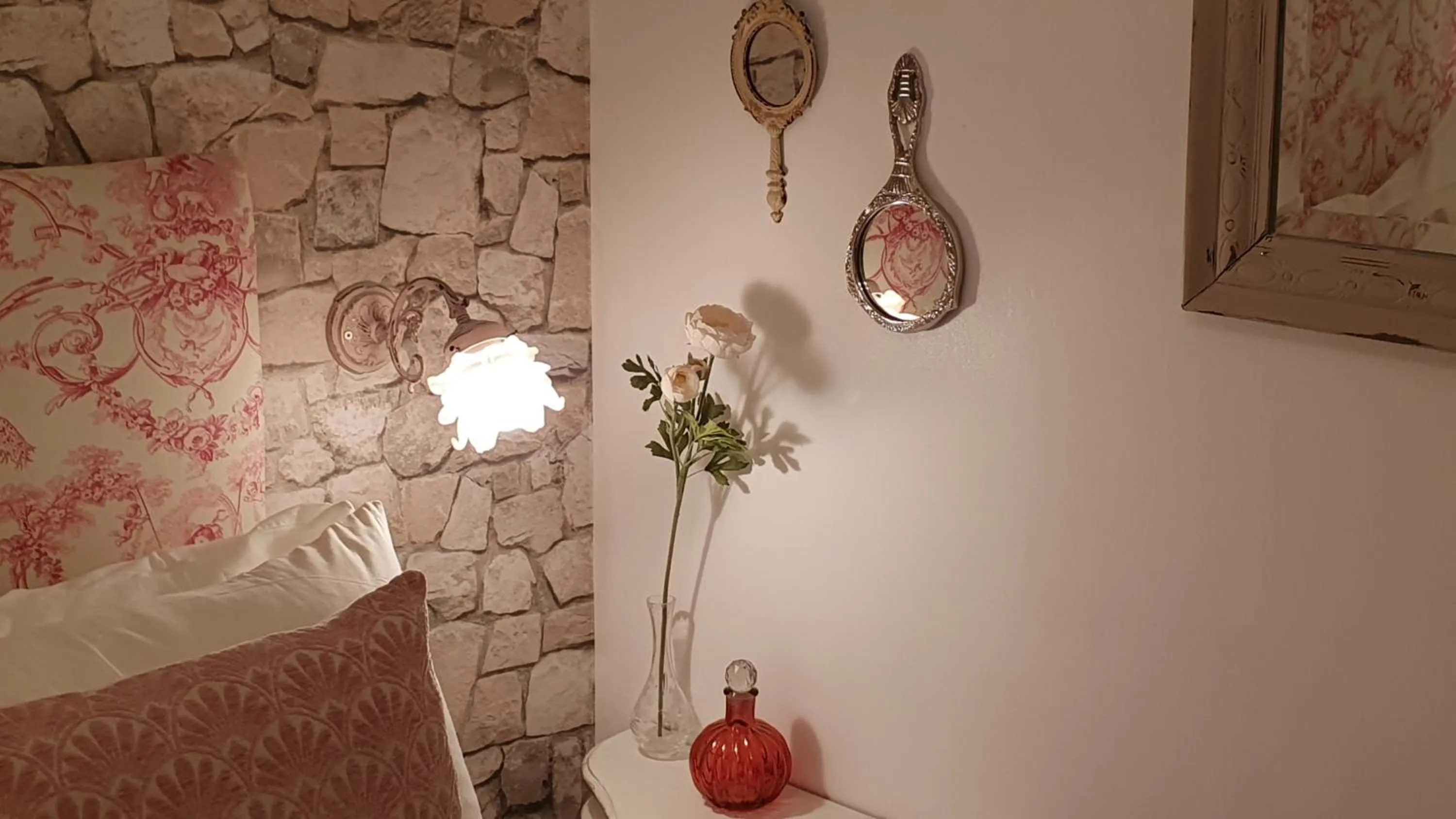 Bedroom, Bed in Le Logis d'Epargnes B&B and Gite