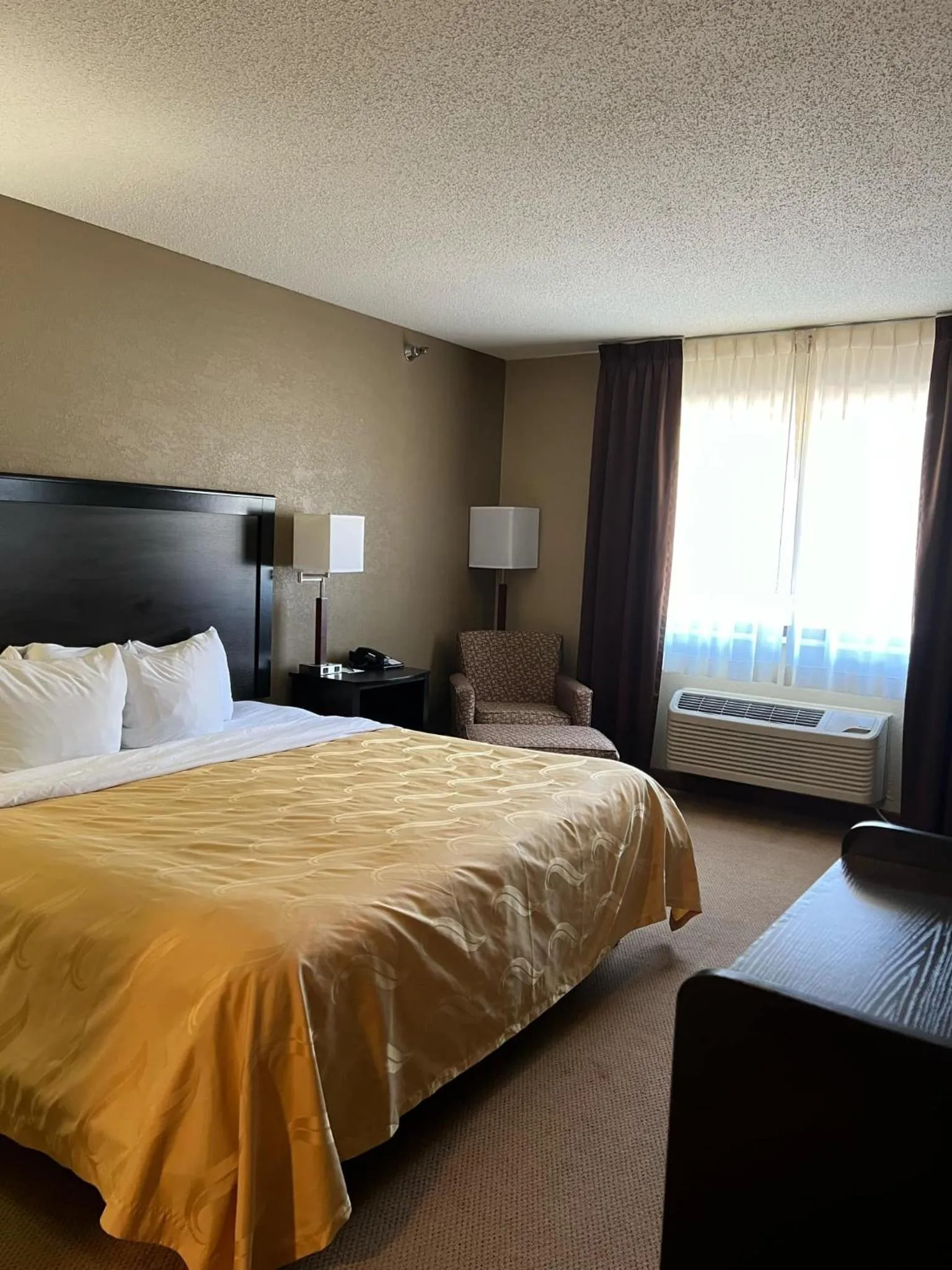 Bedroom, Bed in Quality Inn