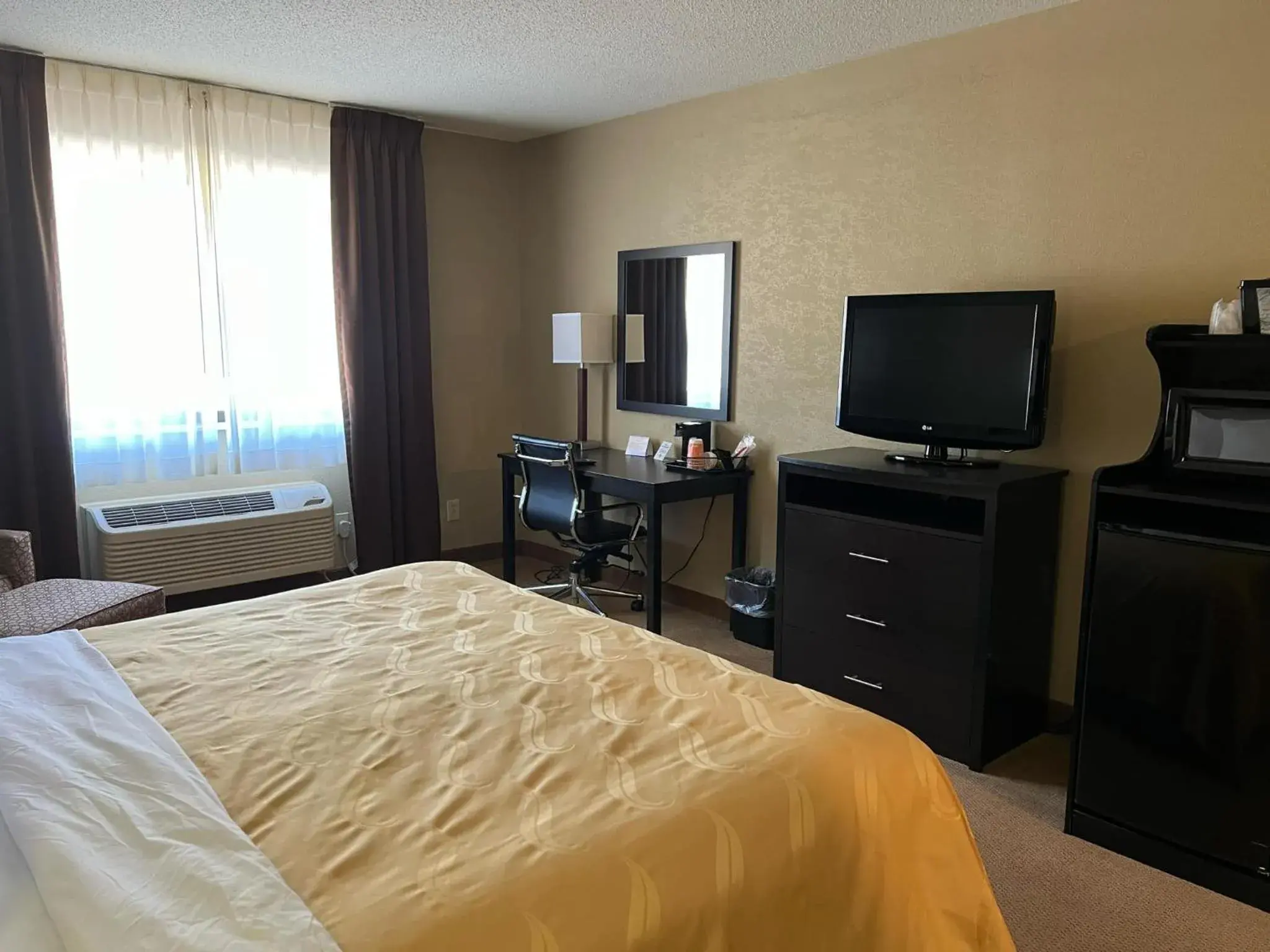 Bedroom, Bed in Quality Inn Harlan Bedroom, Bed in Quality Inn Harlan