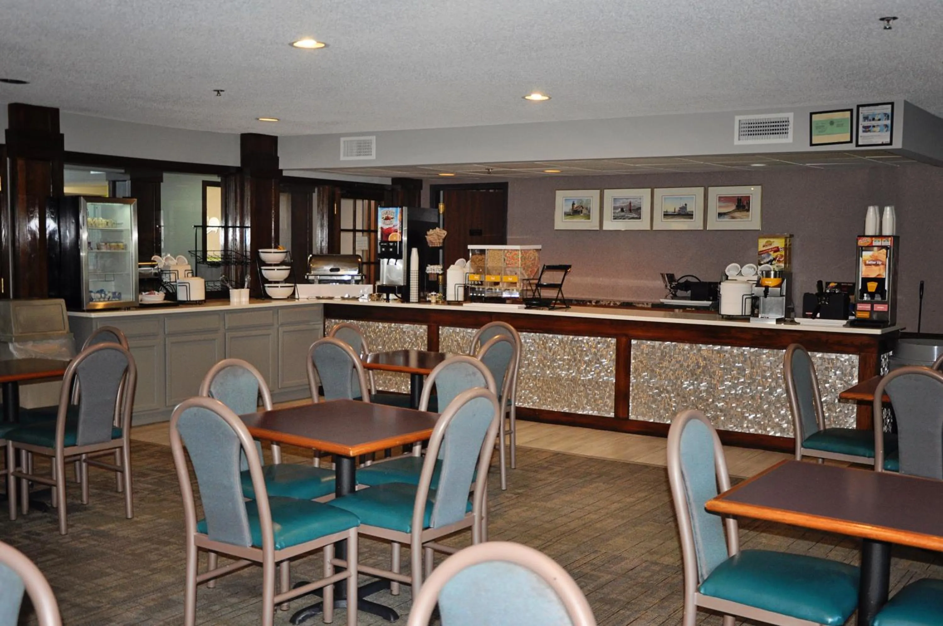 Breakfast in Dunes Express Inn and Suites
