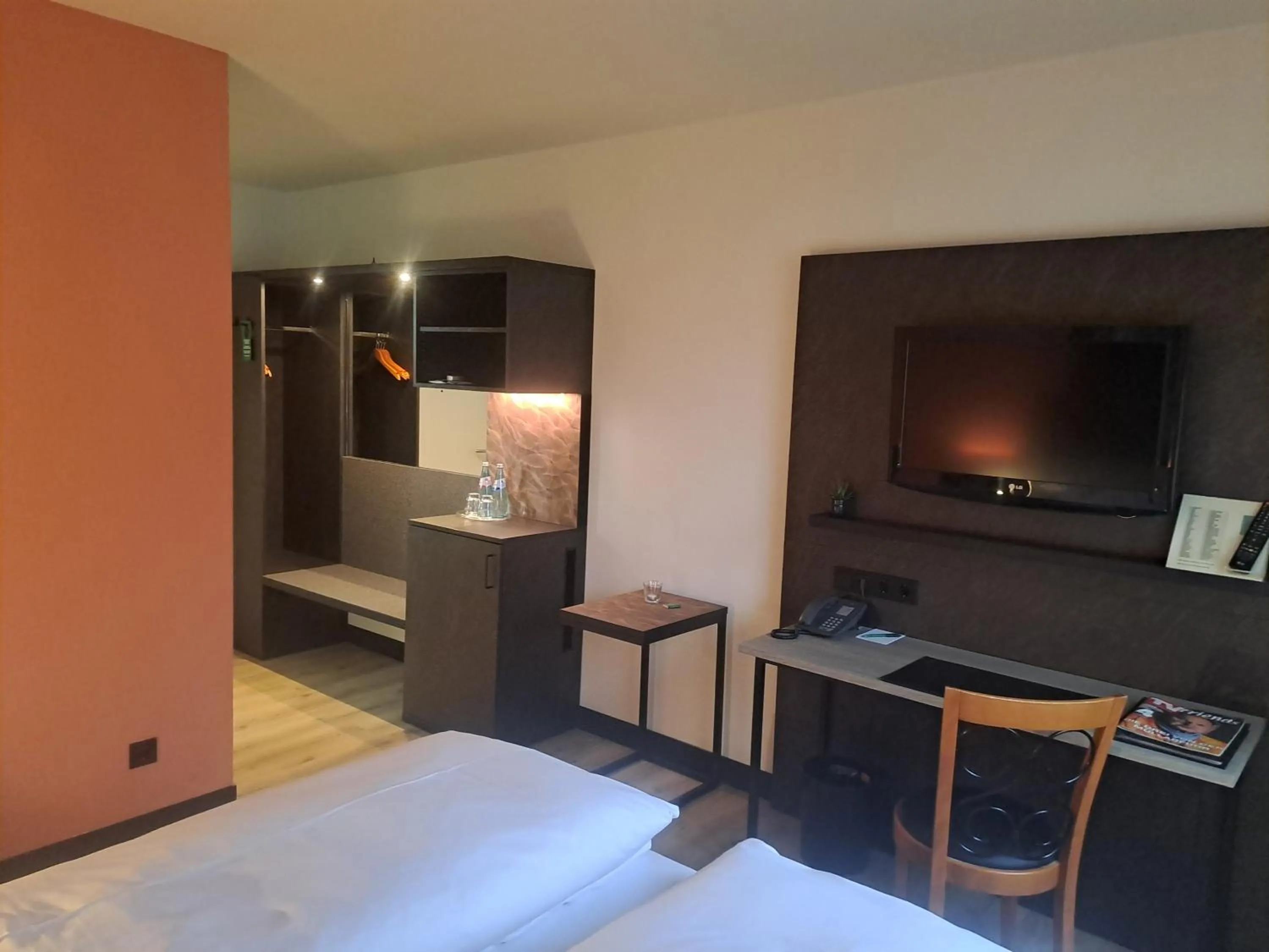 TV and multimedia, Bed in Turm Hotel