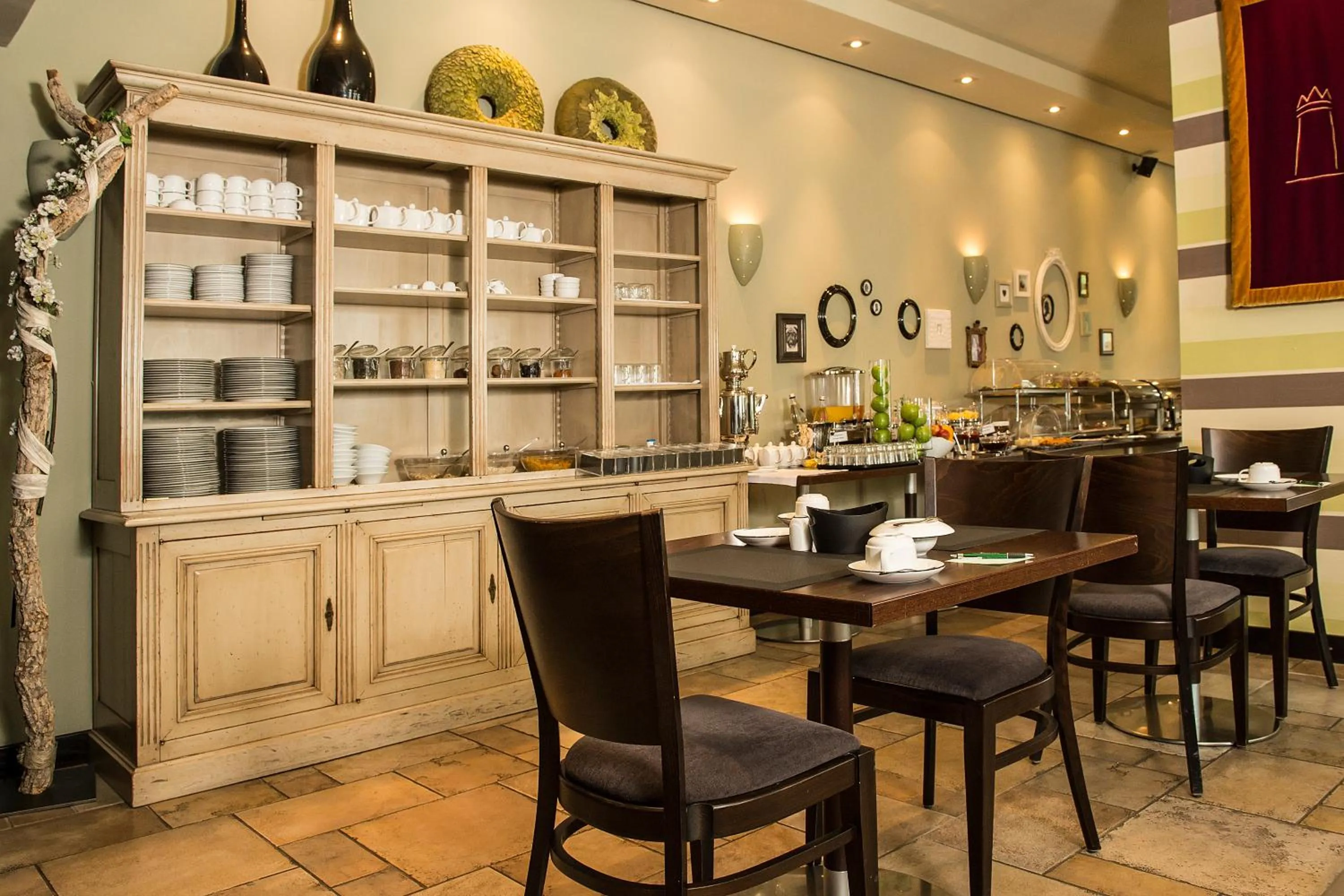 Restaurant/places to eat in Turm Hotel