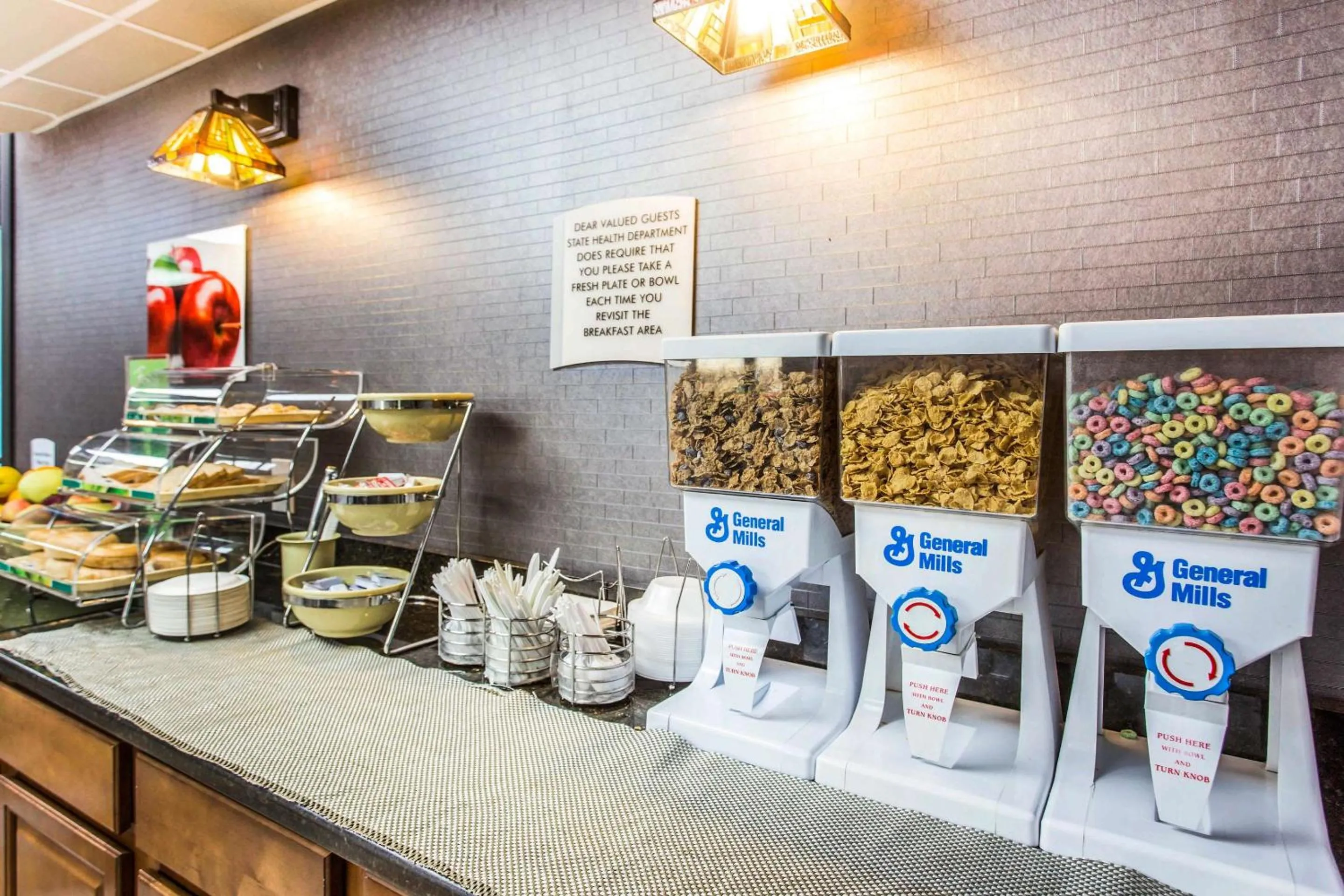 Breakfast in Quality Inn Black Mountain-Asheville East