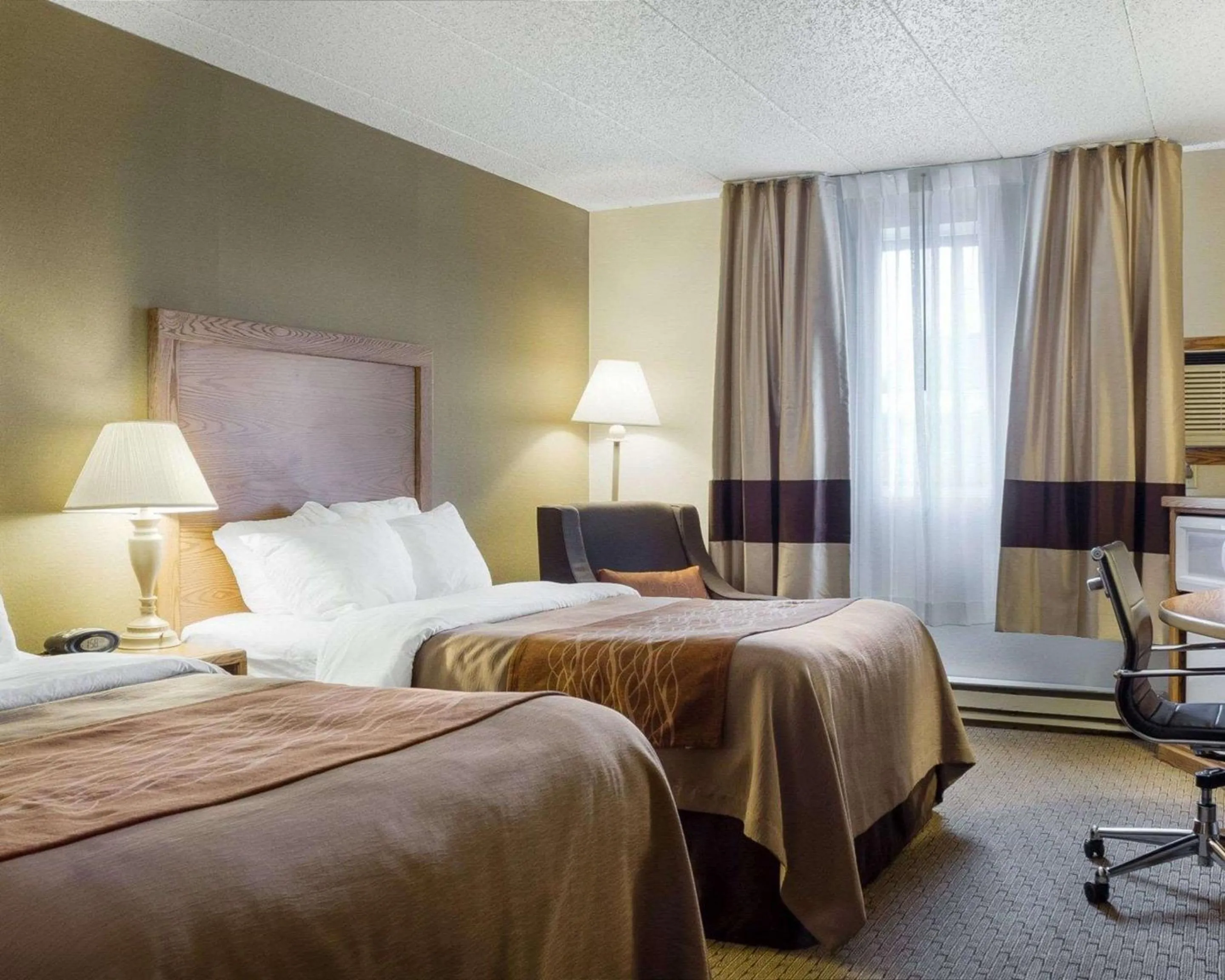 Photo of the whole room, Bed in Quality Inn Bismarck I-94