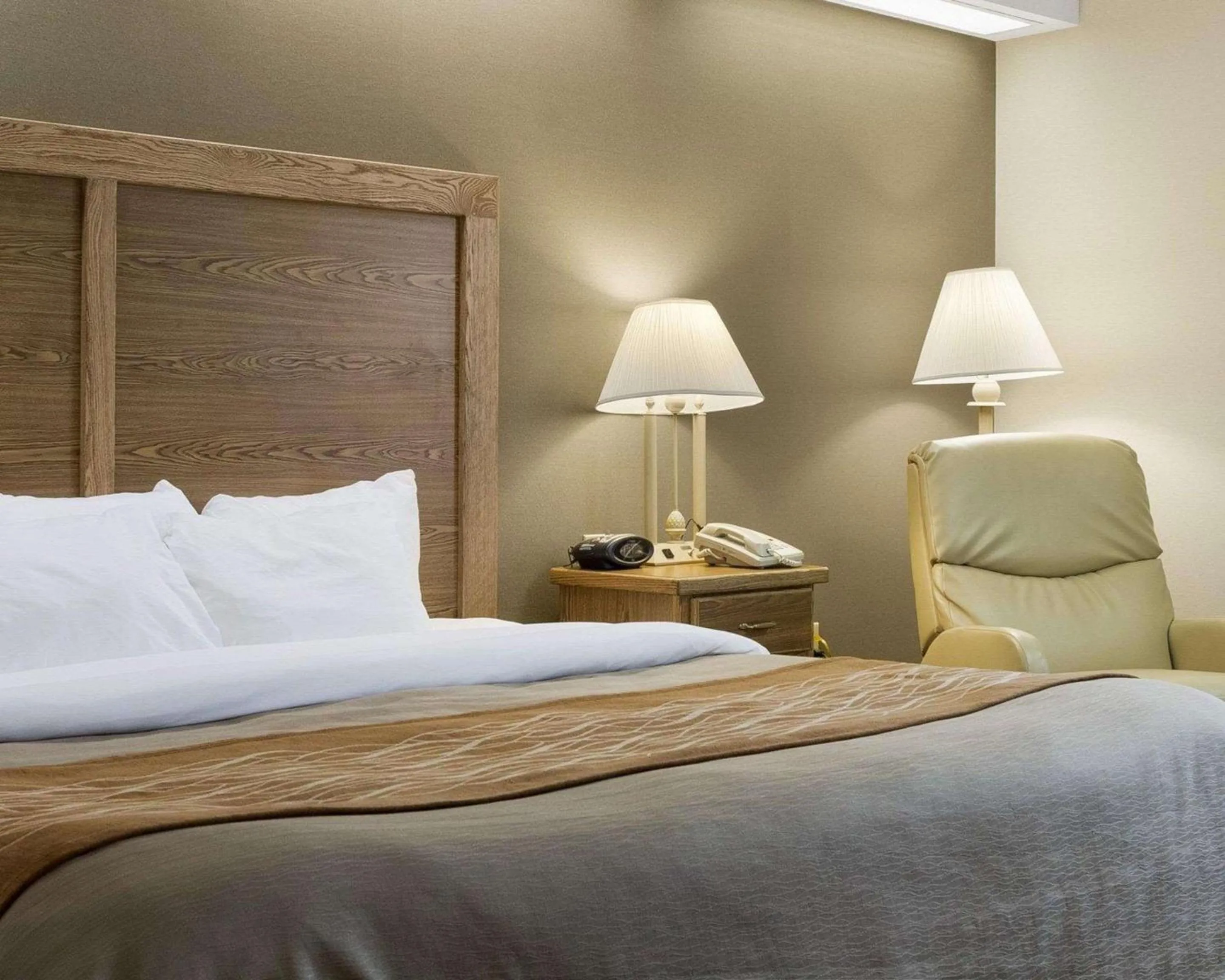 Photo of the whole room, Bed in Quality Inn Bismarck I-94