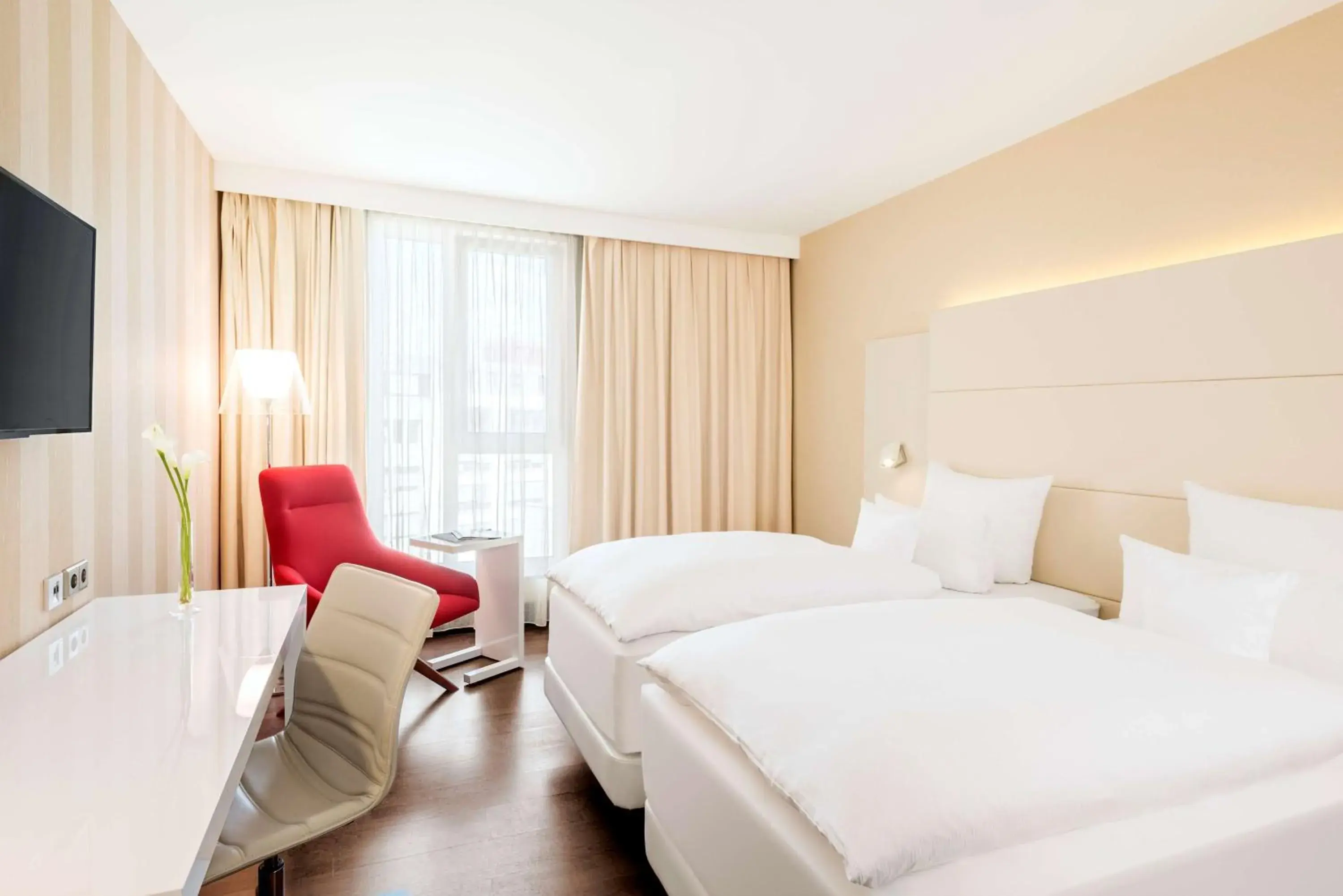 Photo of the whole room, Bed in NH Collection Nürnberg City Photo of the whole room, Bed in NH Collection Nürnberg City