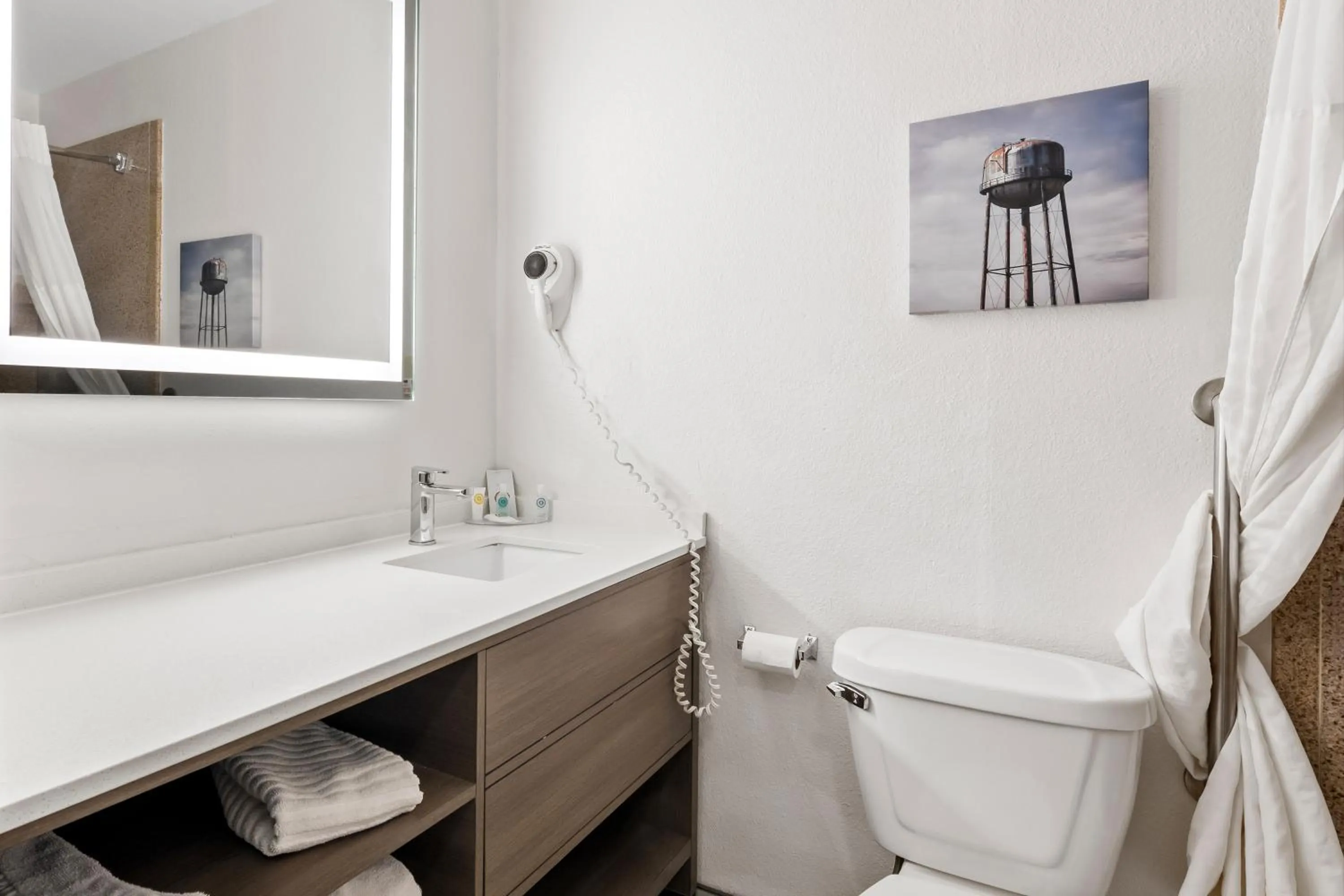 Bathroom in Comfort Inn & Suites Elk City South