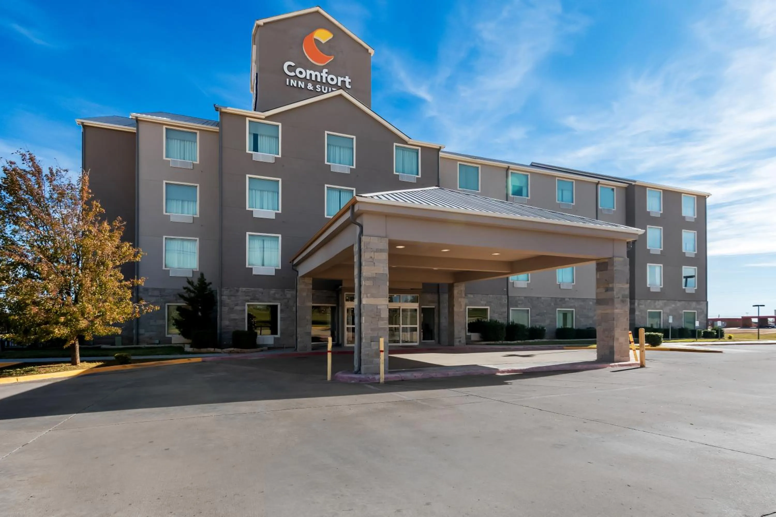 Property building in Comfort Inn & Suites Elk City South
