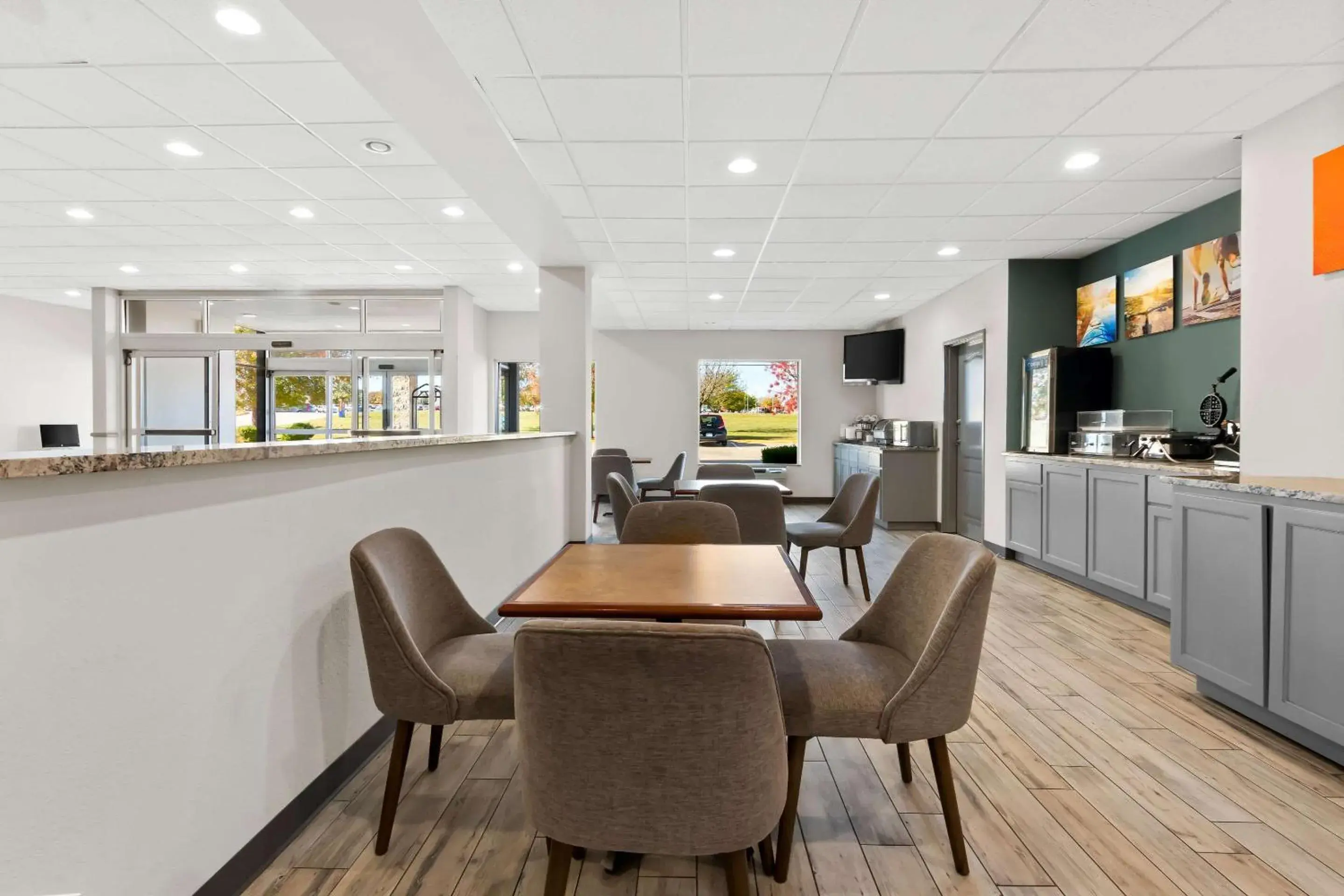 Breakfast in Comfort Inn & Suites Elk City South Breakfast in Comfort Inn & Suites Elk City South